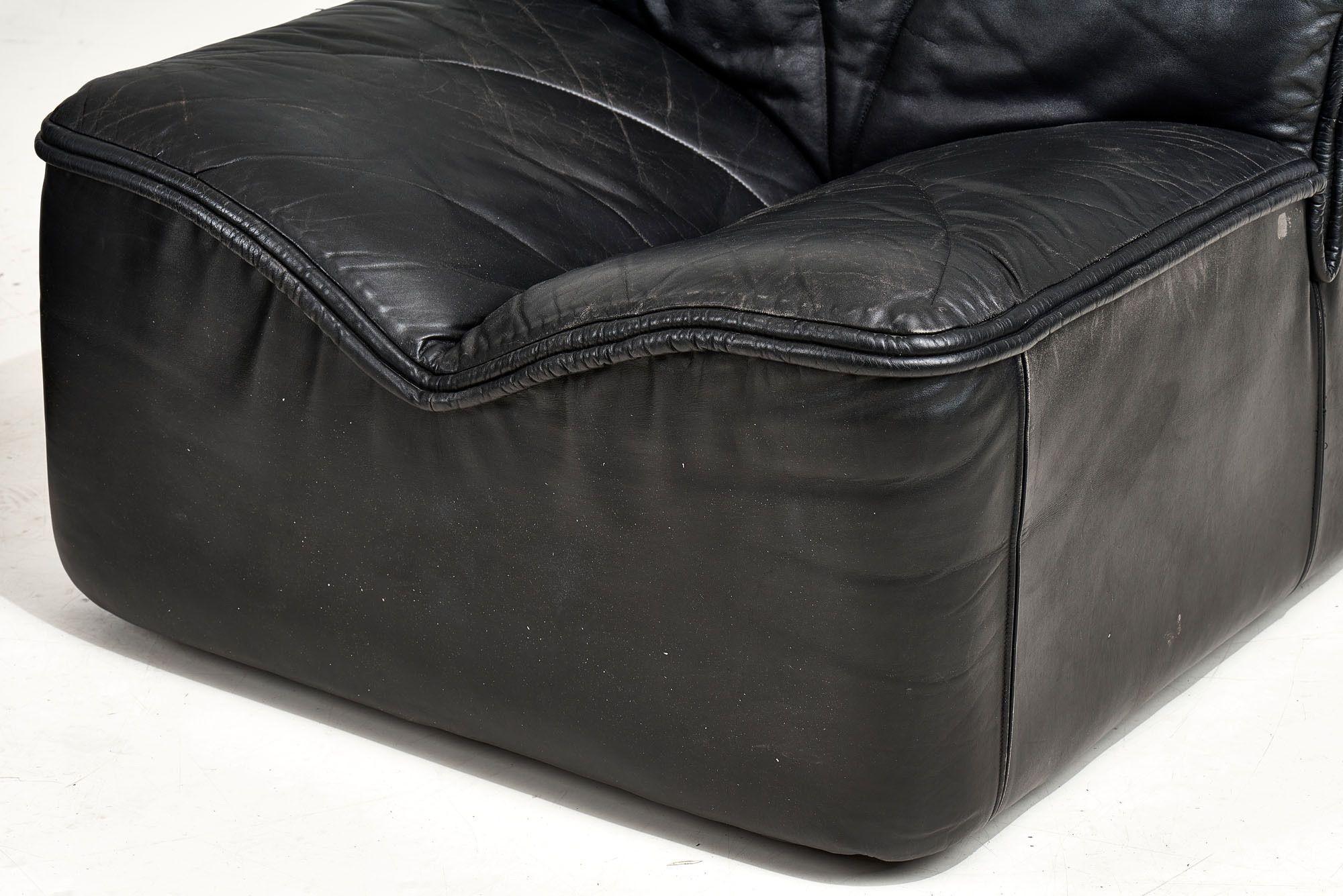 Guido Faleschini Black Leather Lounge Chairs Mariani for Pace In Good Condition For Sale In Chicago, IL