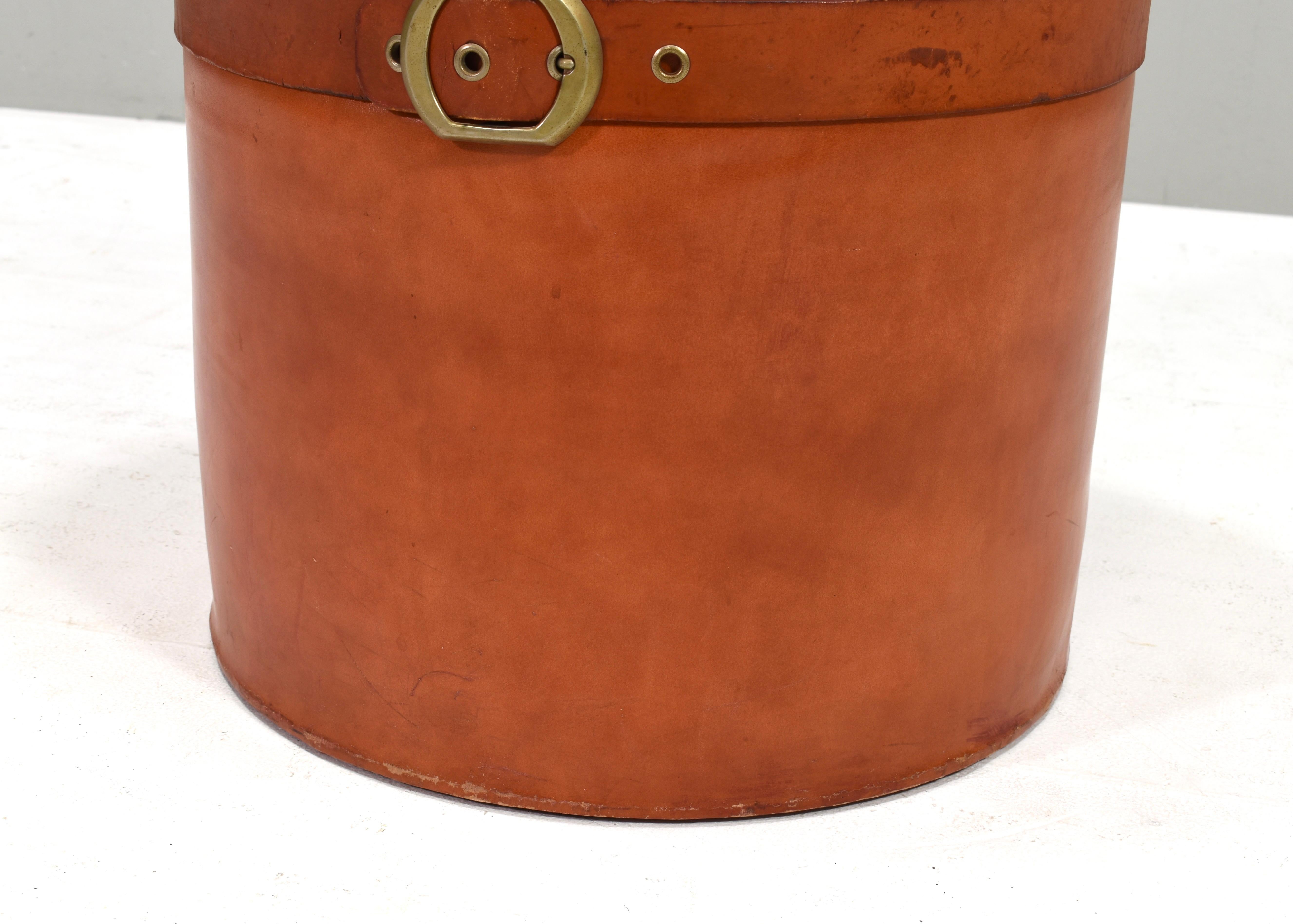 Guido Faleschini cognac leather Pouf by i4 Mariani and Hermès, Italy – 1970s For Sale 3
