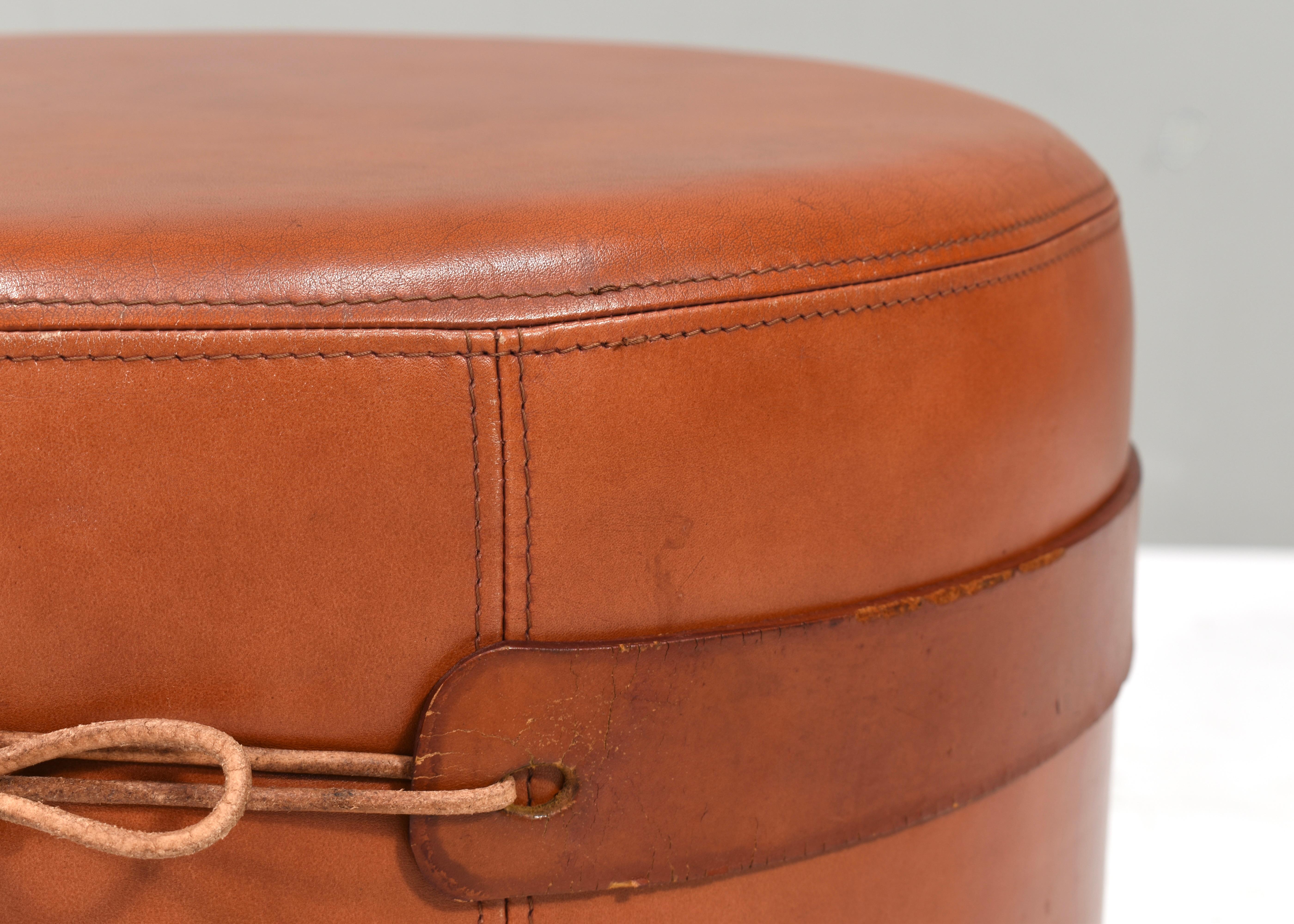 Guido Faleschini cognac leather Pouf by i4 Mariani and Hermès, Italy – 1970s For Sale 4
