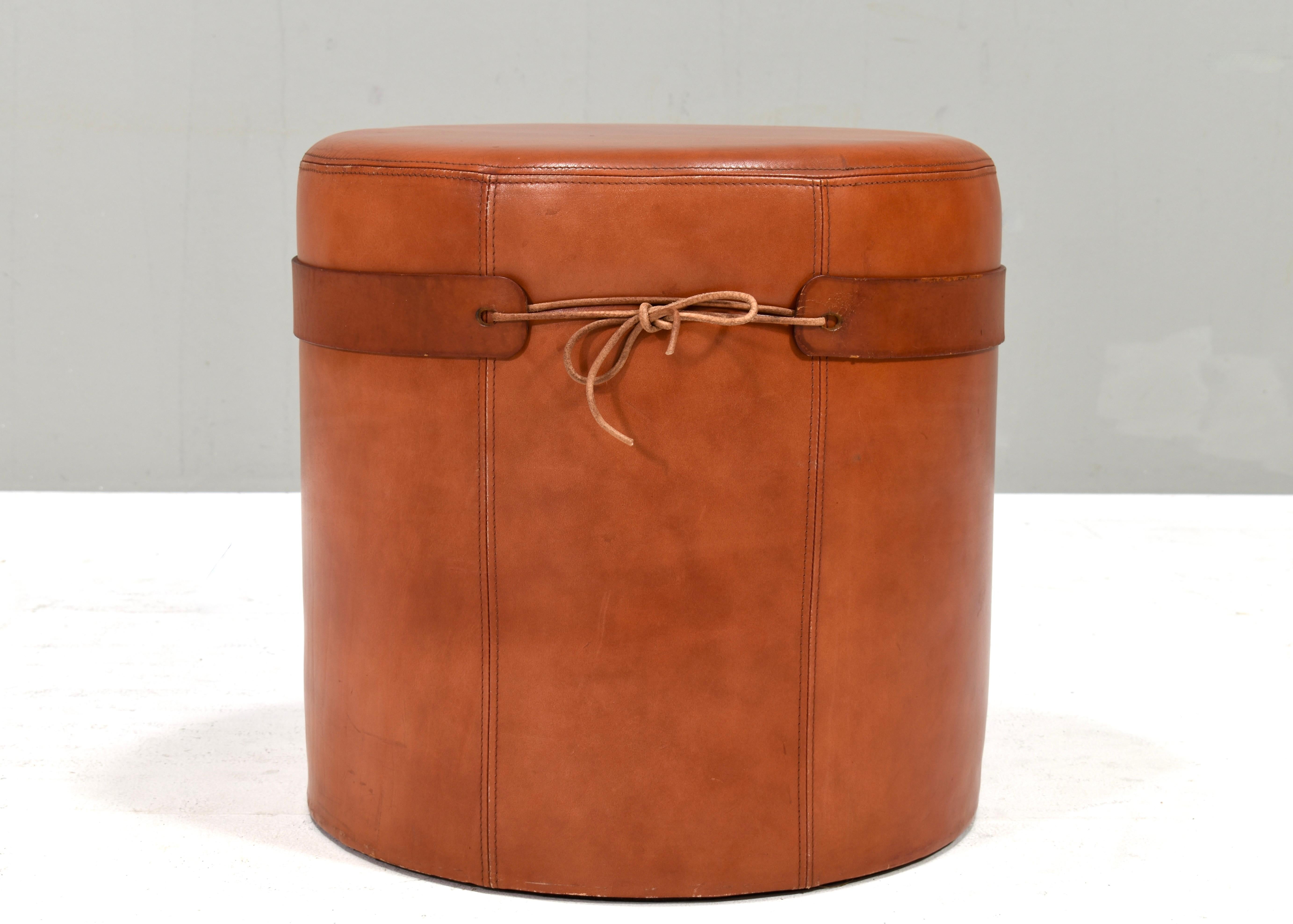 Guido Faleschini cognac leather Pouf by i4 Mariani and Hermès, Italy – 1970s In Good Condition For Sale In Pijnacker, Zuid-Holland