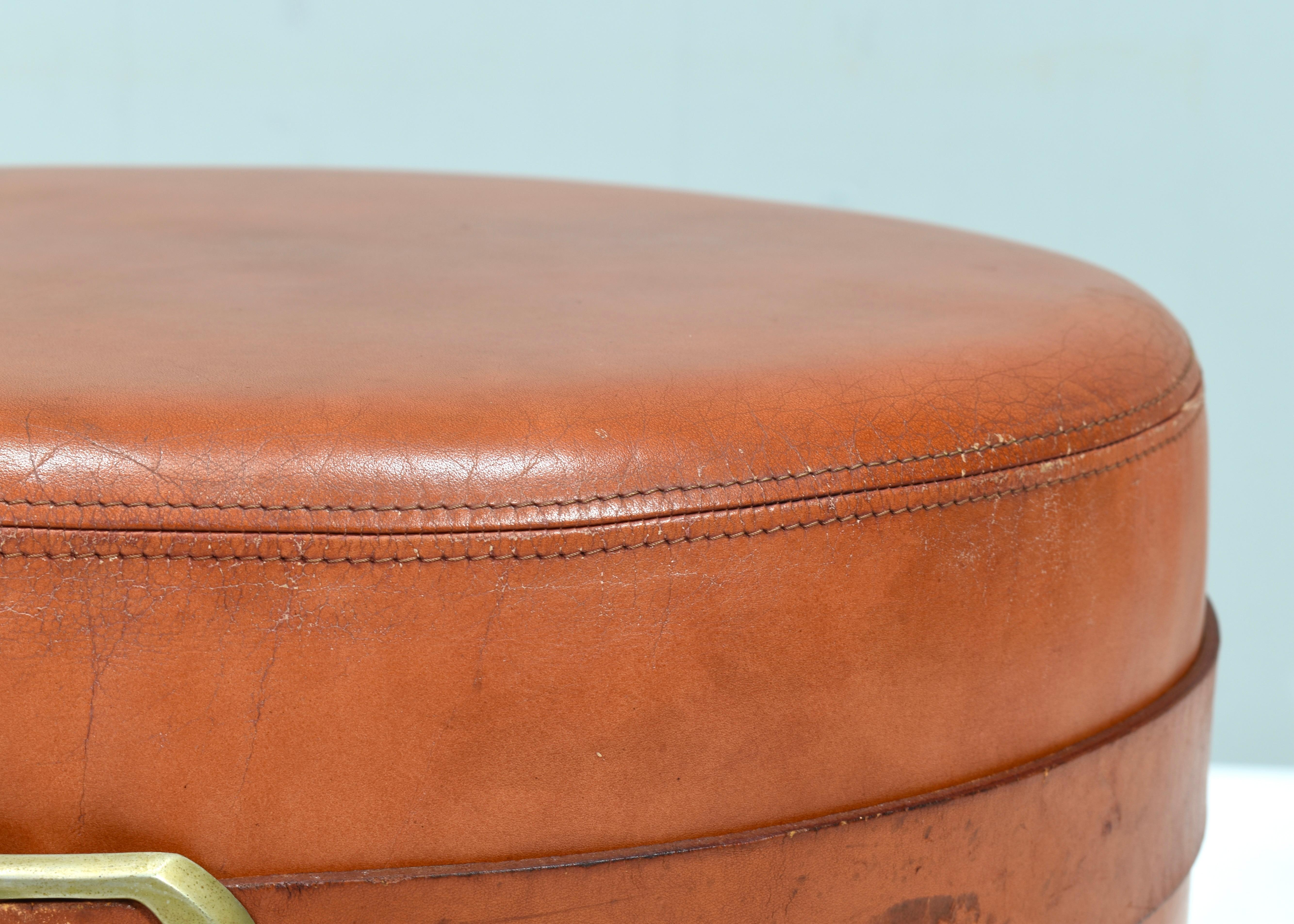 Guido Faleschini cognac leather Pouf by i4 Mariani and Hermès, Italy – 1970s For Sale 1