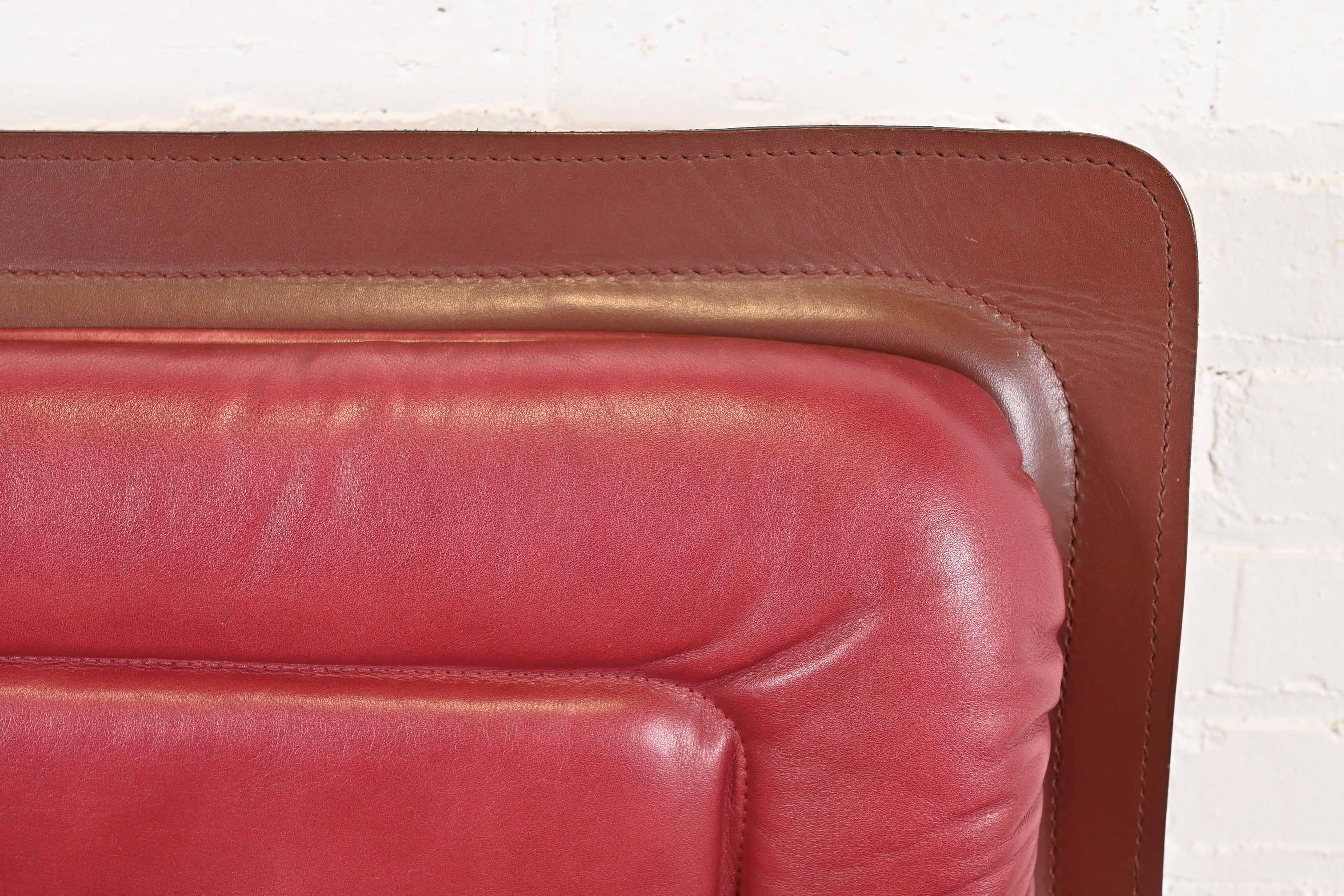 Guido Faleschini for I4 Mariani Postmodern Burgundy Italian Leather Armchairs For Sale 6