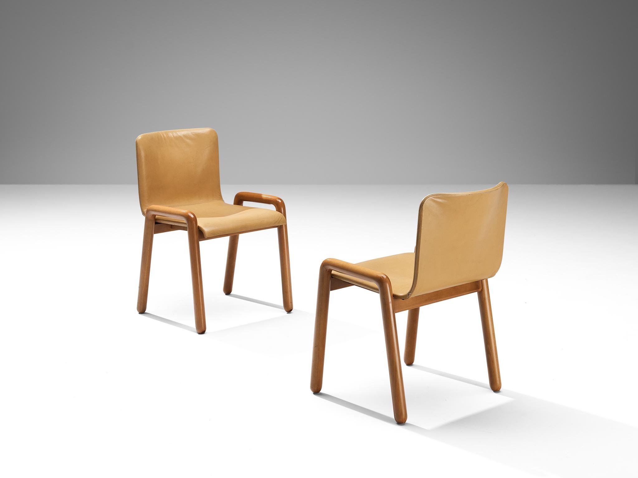 Postmoderne Guido Faleschini lot de six chaises de salle à manger « Dilos » en cuir pour I4 Mariani  en vente