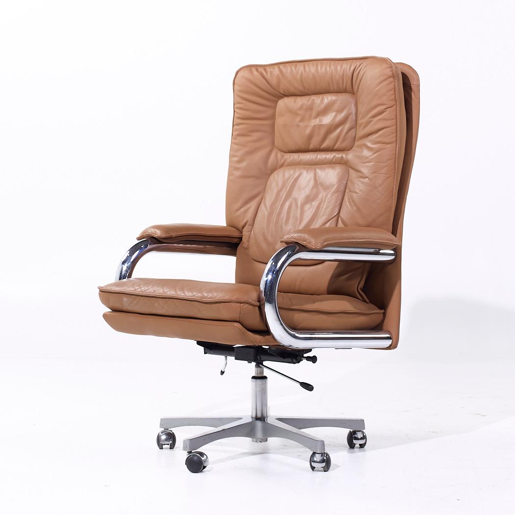 Guido Faleschini para Mariani MCM Silla de escritorio ejecutiva grande de piel italiana Moderno de mediados de siglo en venta