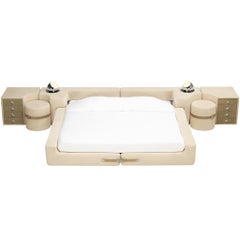 Guido Faleschini per Mariani Pace Collection: set da letto in pelle nabuk bianco sporco