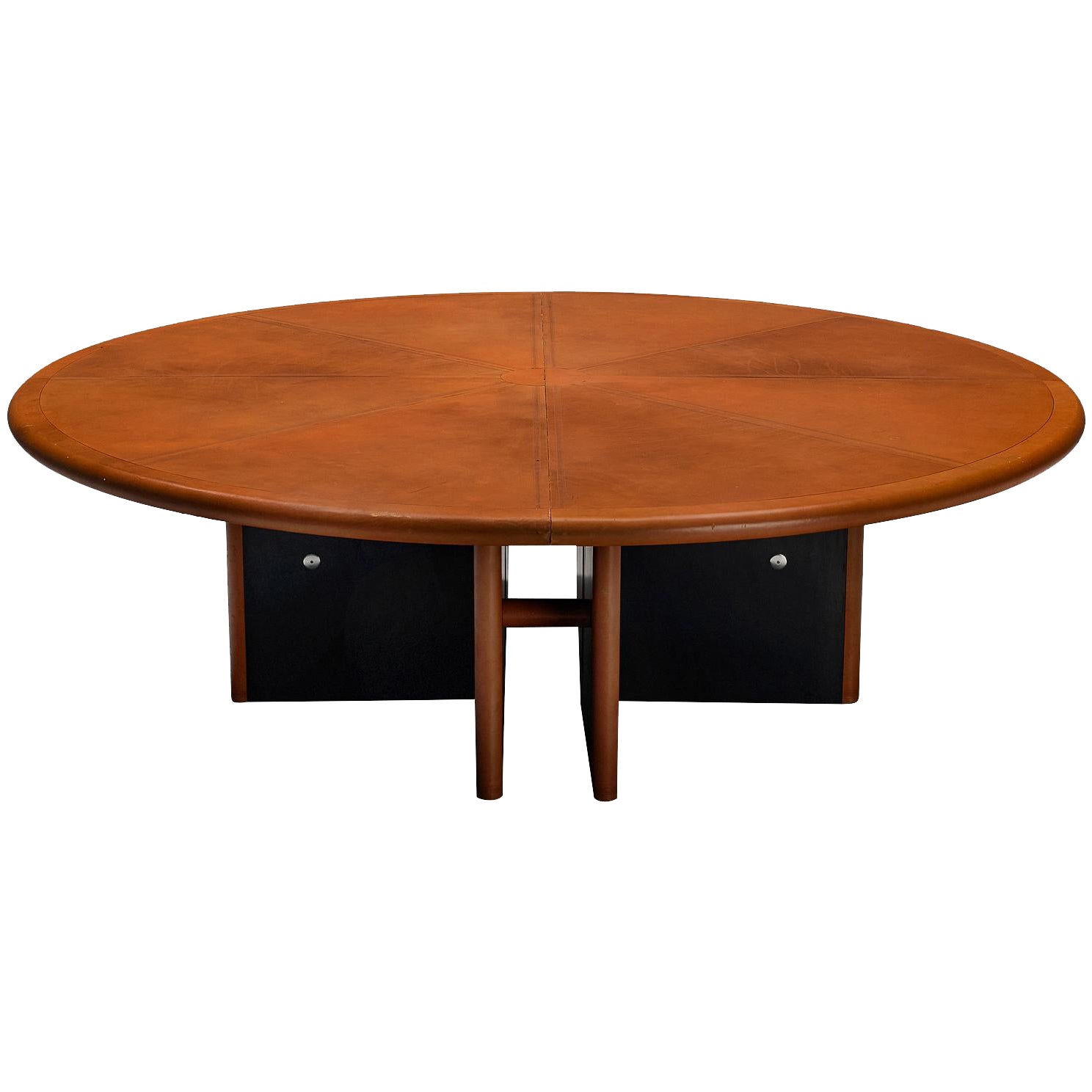 Guido Faleschini for Mariani Round Table in Cognac Leather 8ft en vente