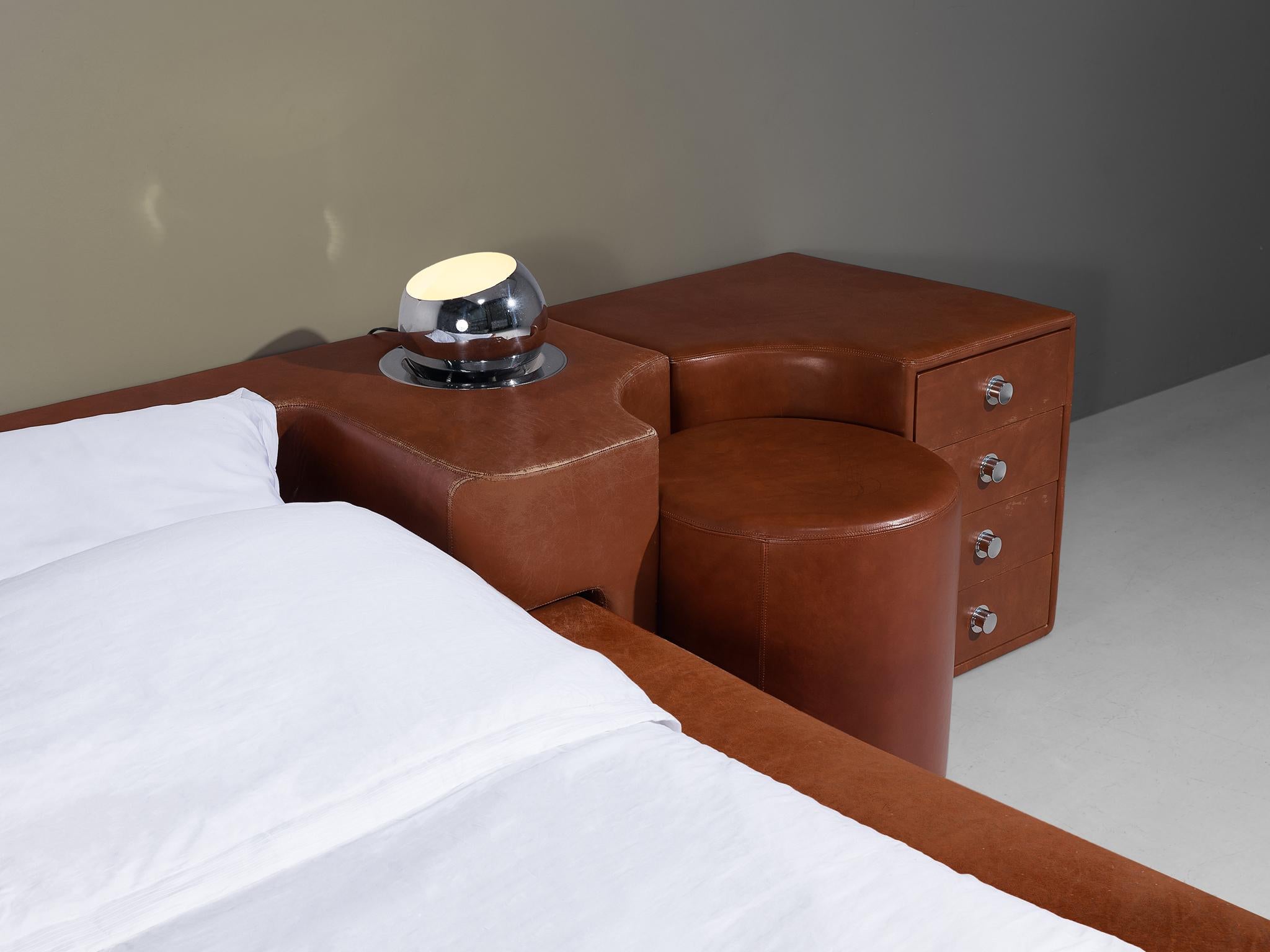 Guido Faleschini for Mariani Set of Bed, Nightstands and Stools in Leather 3
