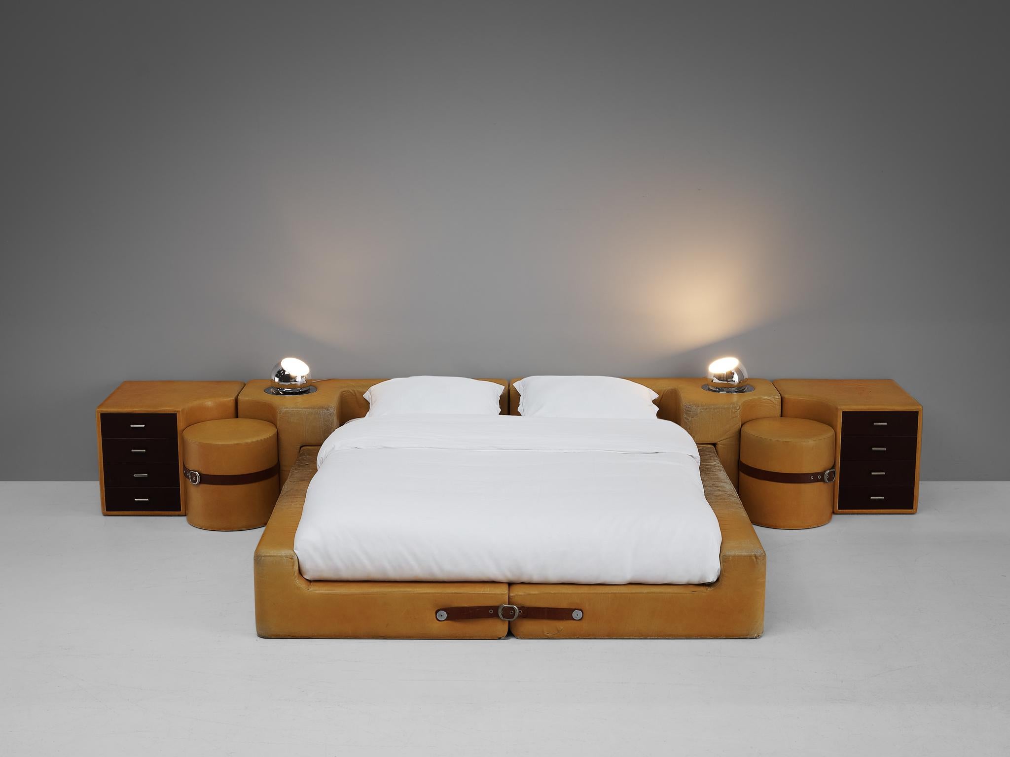 Guido Faleschini for Mariani, ‘Pace Collection’ set of bed, two nightstands and two stools, leather, chrome-plated brass, enameled steel, Italy, circa 1975 

This eccentric set of one bed, two nightstands equipped with four drawers and stools are