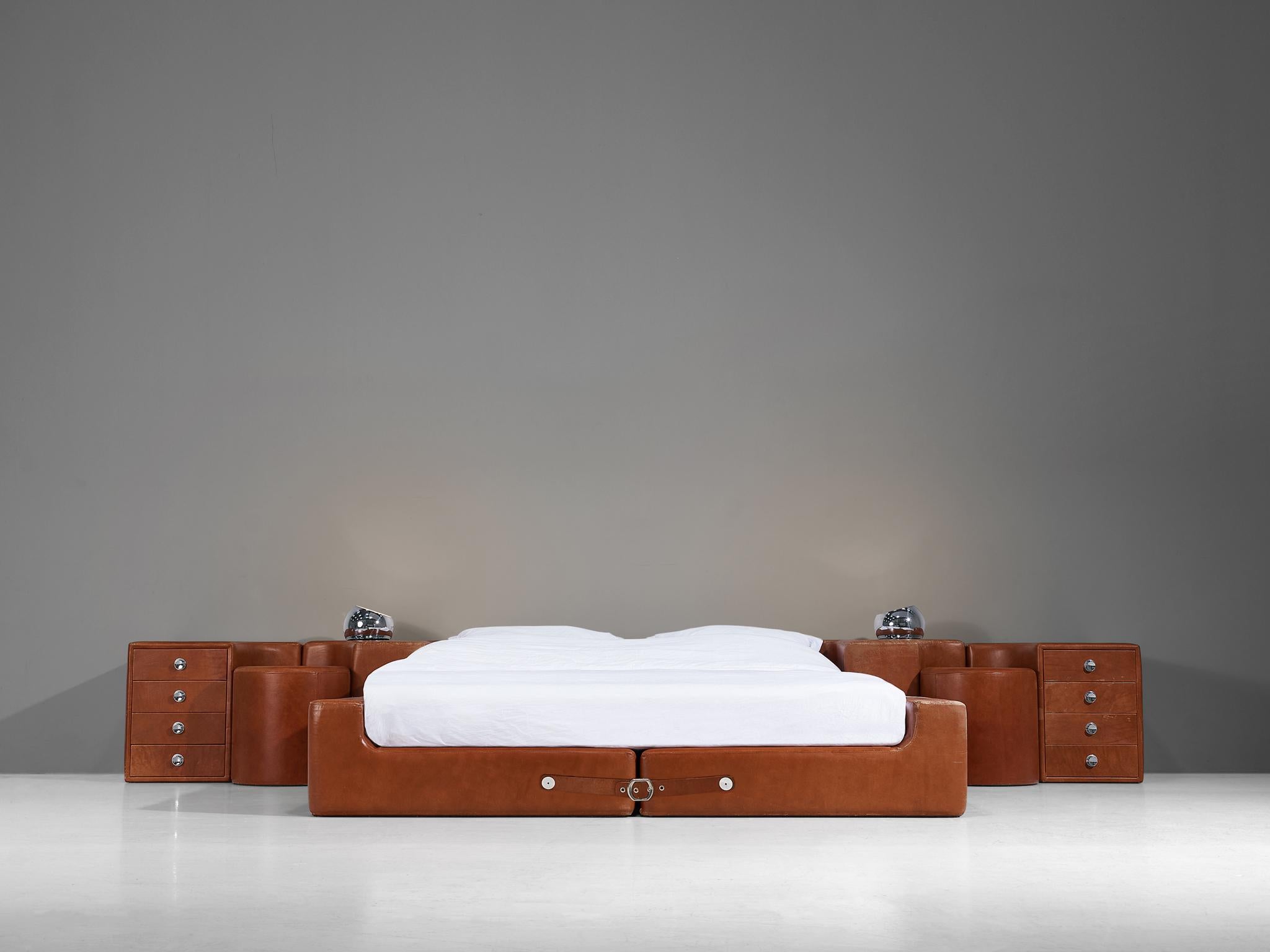 Mid-Century Modern Guido Faleschini for Mariani Set of Bed, Nightstands and Stools in Leather