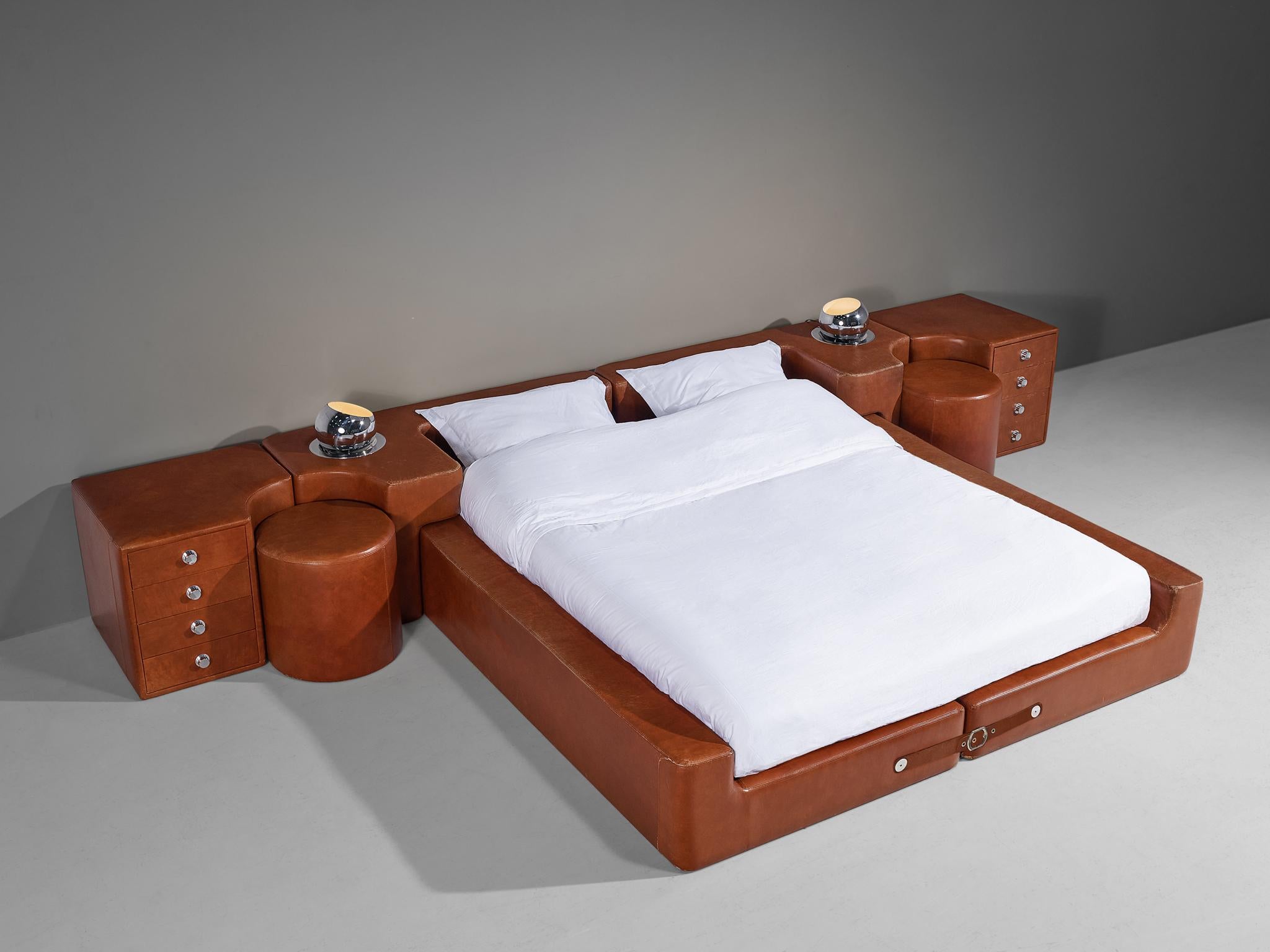 Italian Guido Faleschini for Mariani Set of Bed, Nightstands and Stools in Leather