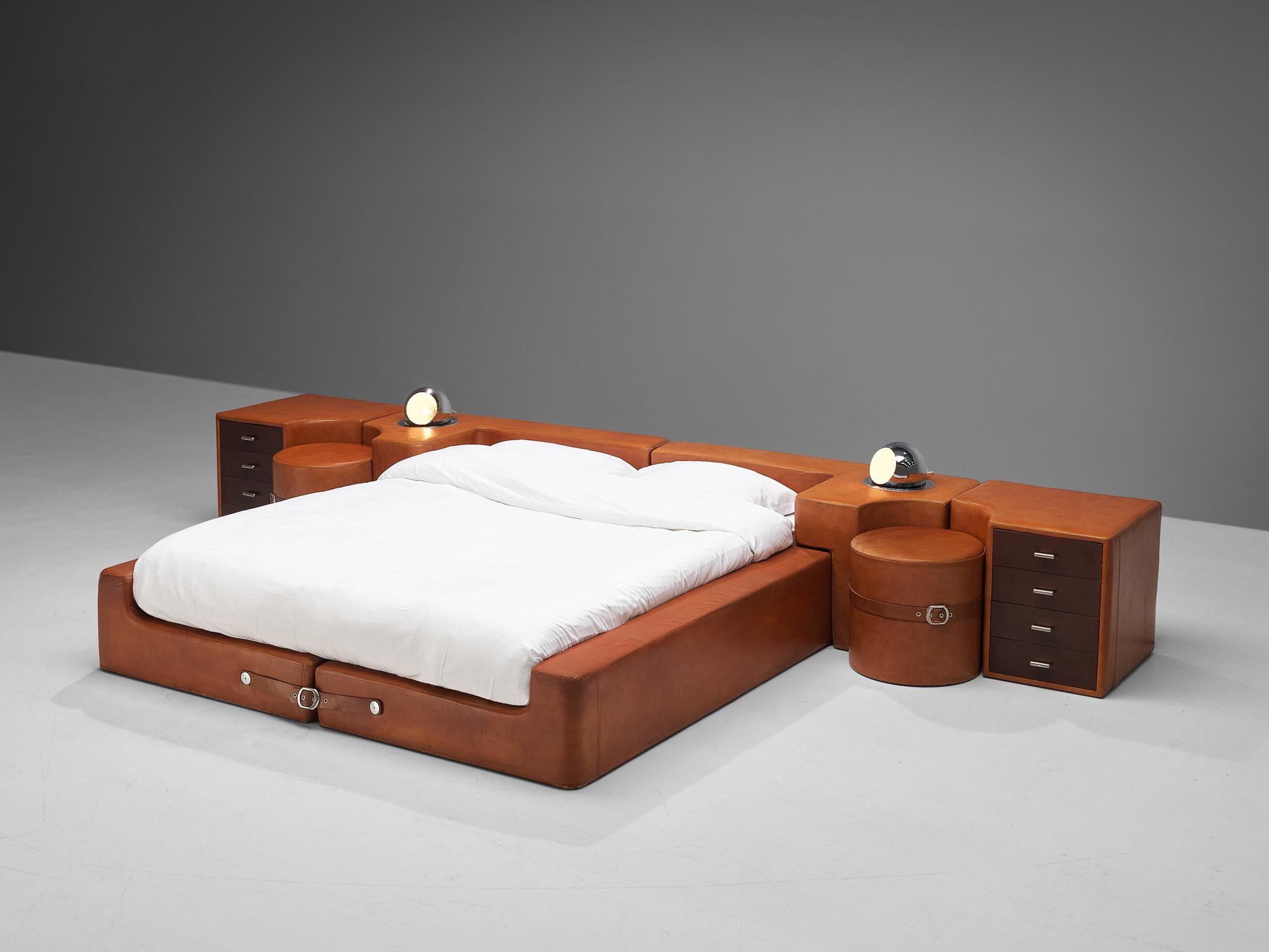 Italian Guido Faleschini for Mariani Set of Bed, Nightstands and Stools in Leather  For Sale