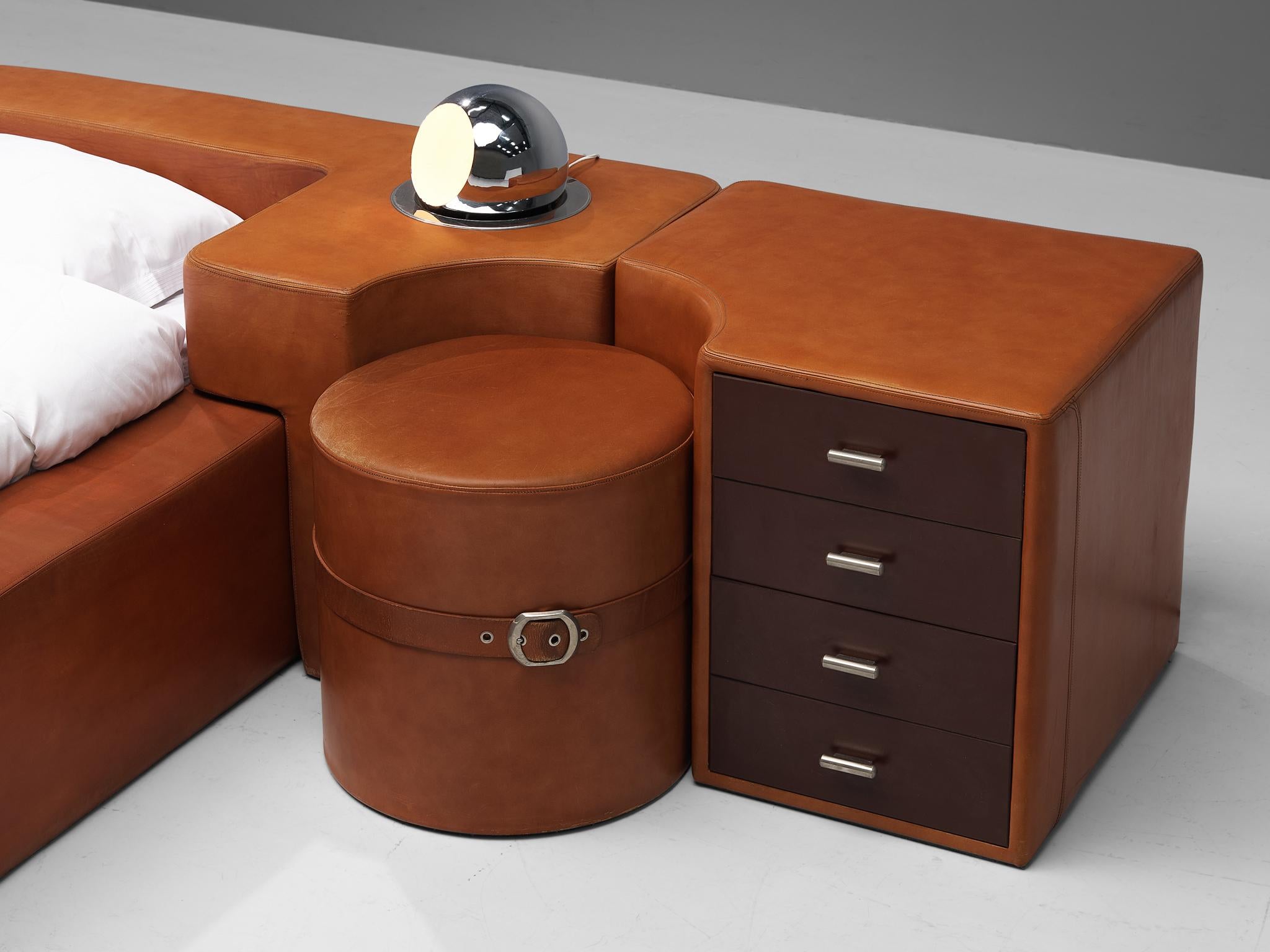 Guido Faleschini for Mariani Set of Bed, Nightstands and Stools in Leather 2