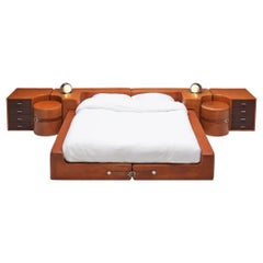 Guido Faleschini for Mariani Set of Bed, Nightstands and Stools in Leather