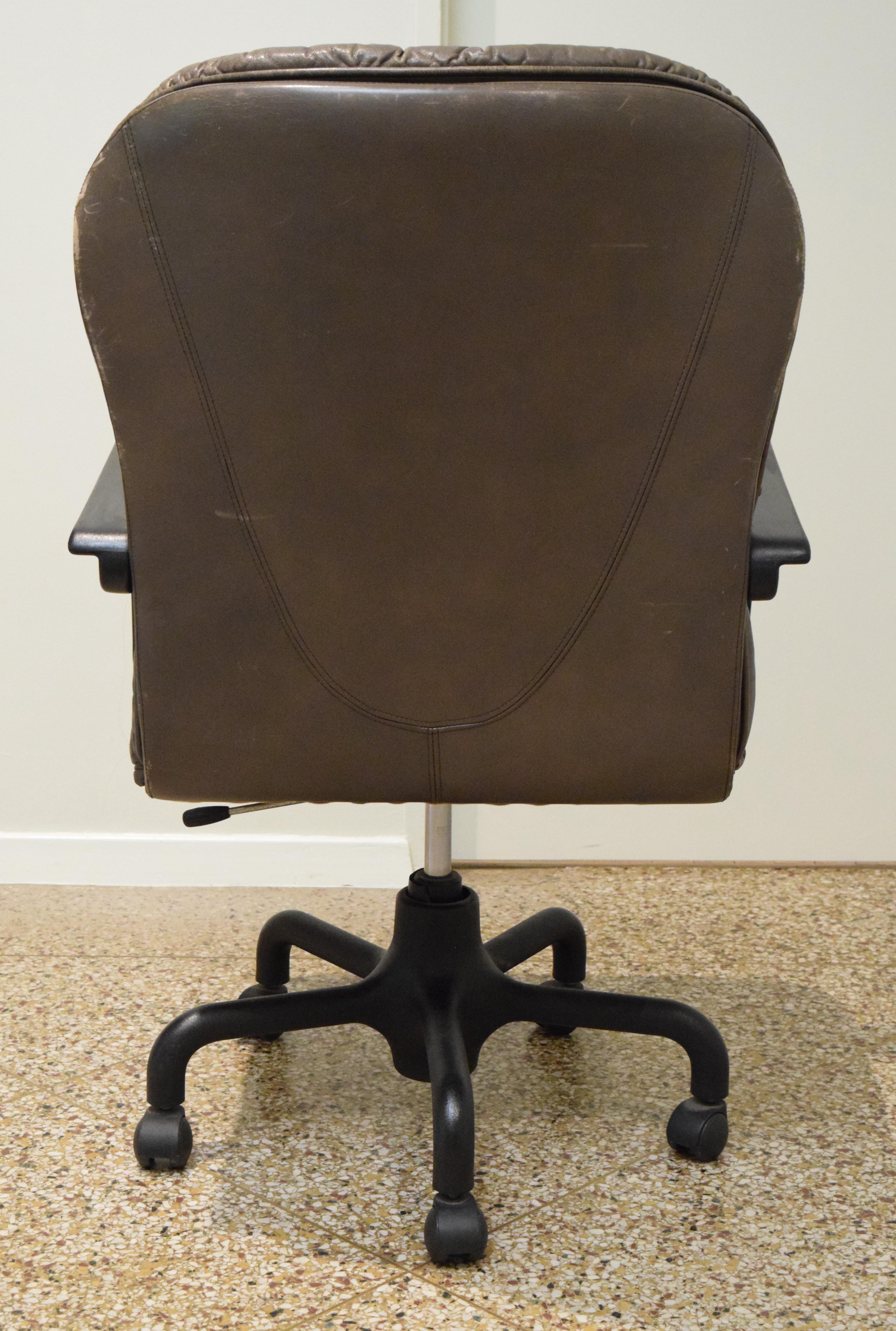 Guido Faleschini for Pace Collection Office Chair In Good Condition For Sale In Princeton, NJ