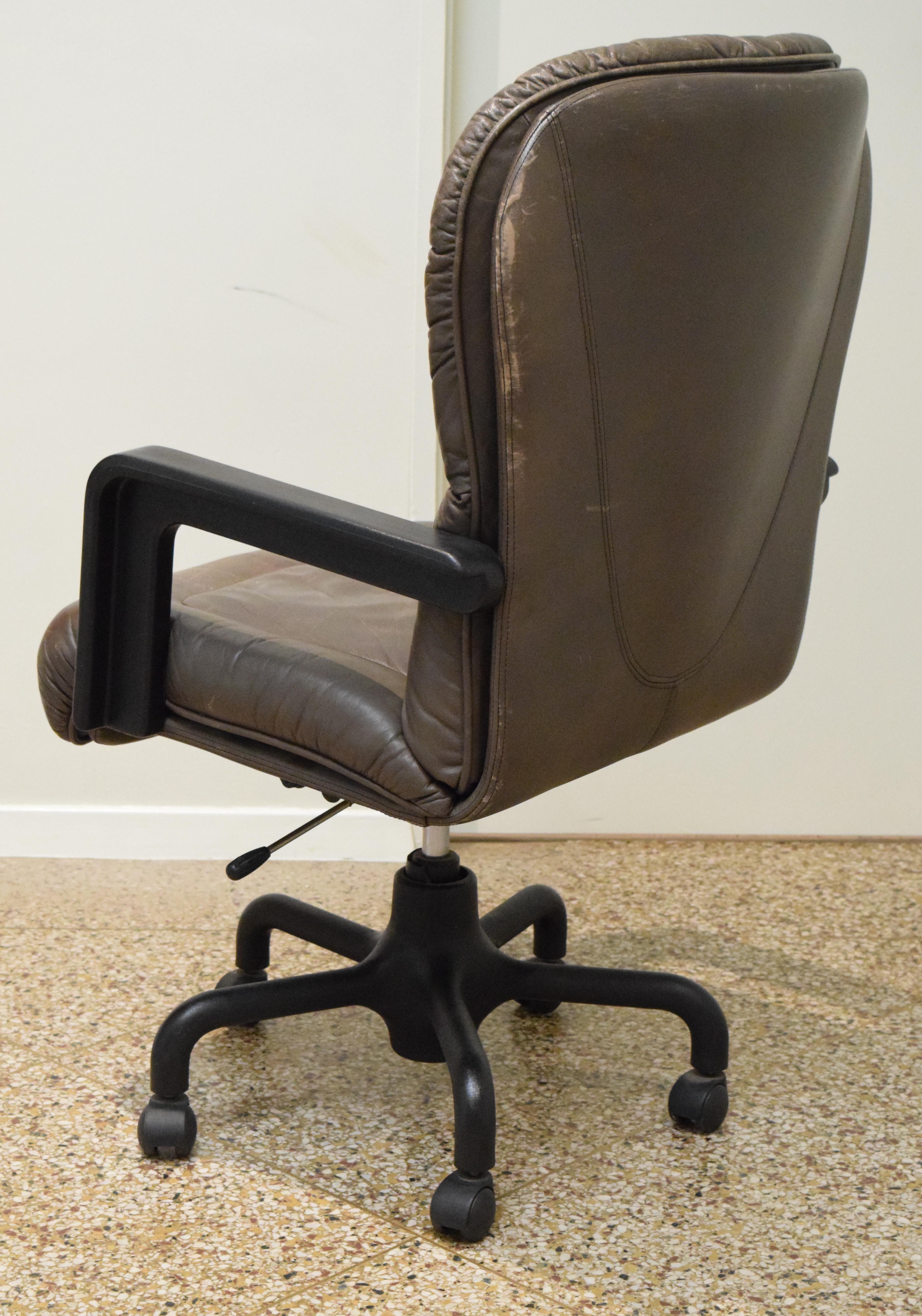 Late 20th Century Guido Faleschini for Pace Collection Office Chair For Sale