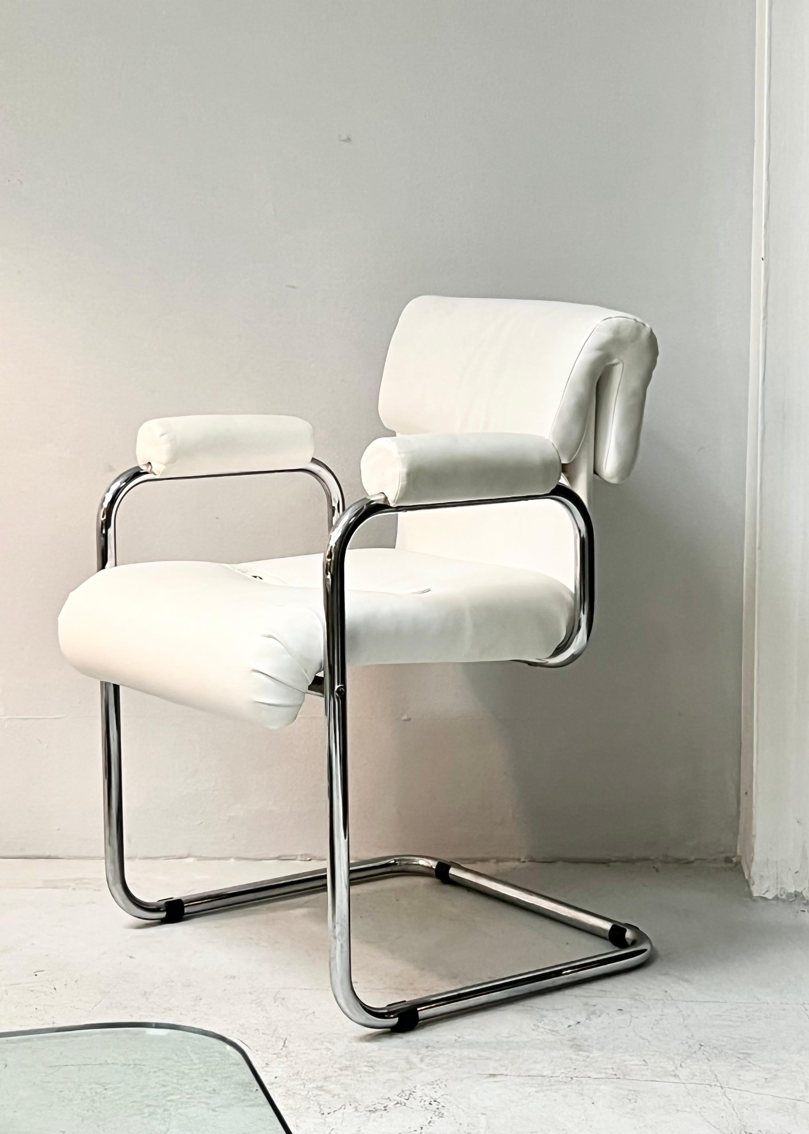 Guido Faleschini i4 Mariani White Leather Dining Chair, 2 Available In Good Condition In Miami, FL