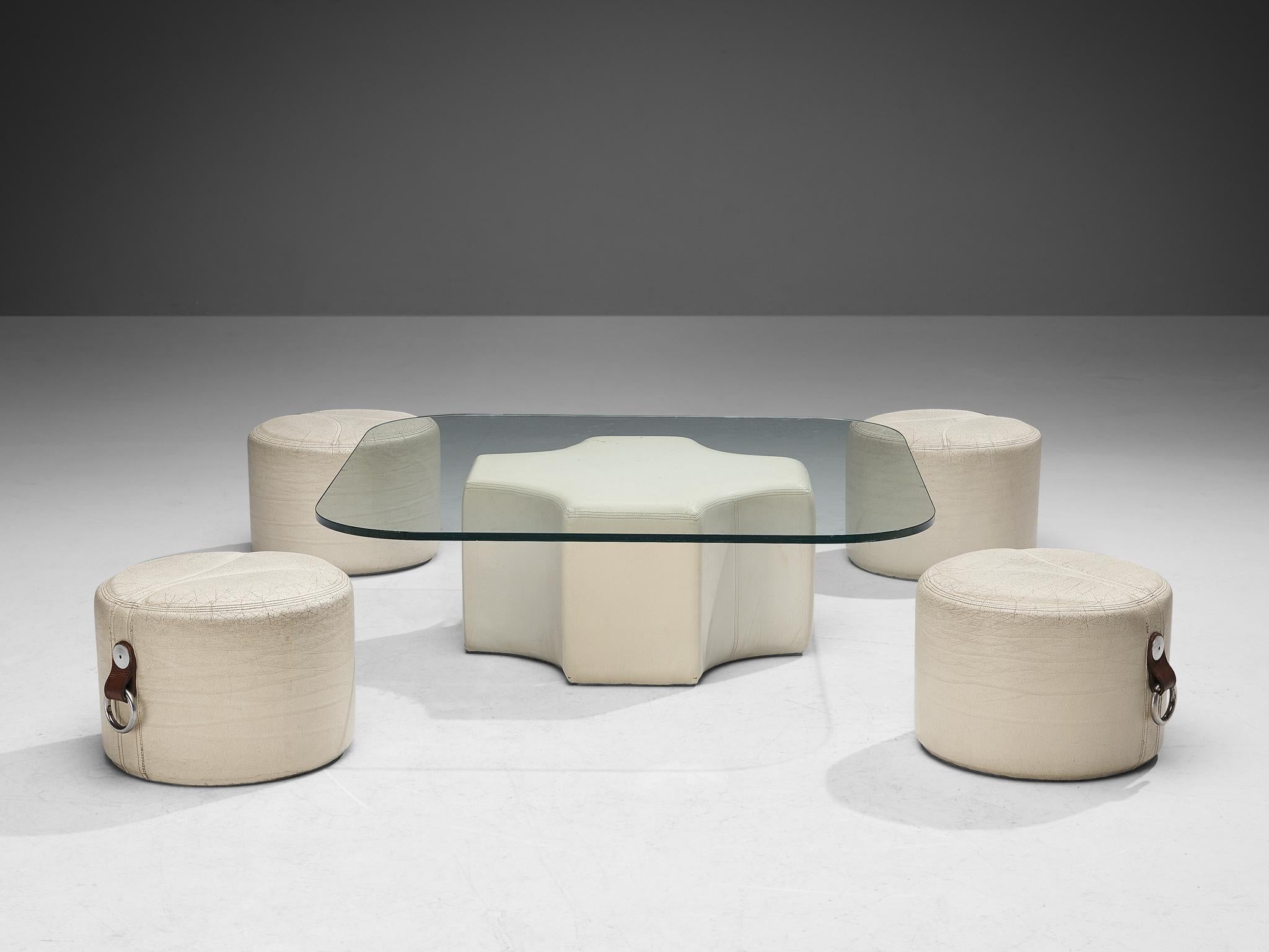 Mid-Century Modern Guido Faleschini Rare table basse avec quatre tabourets en cuir  en vente