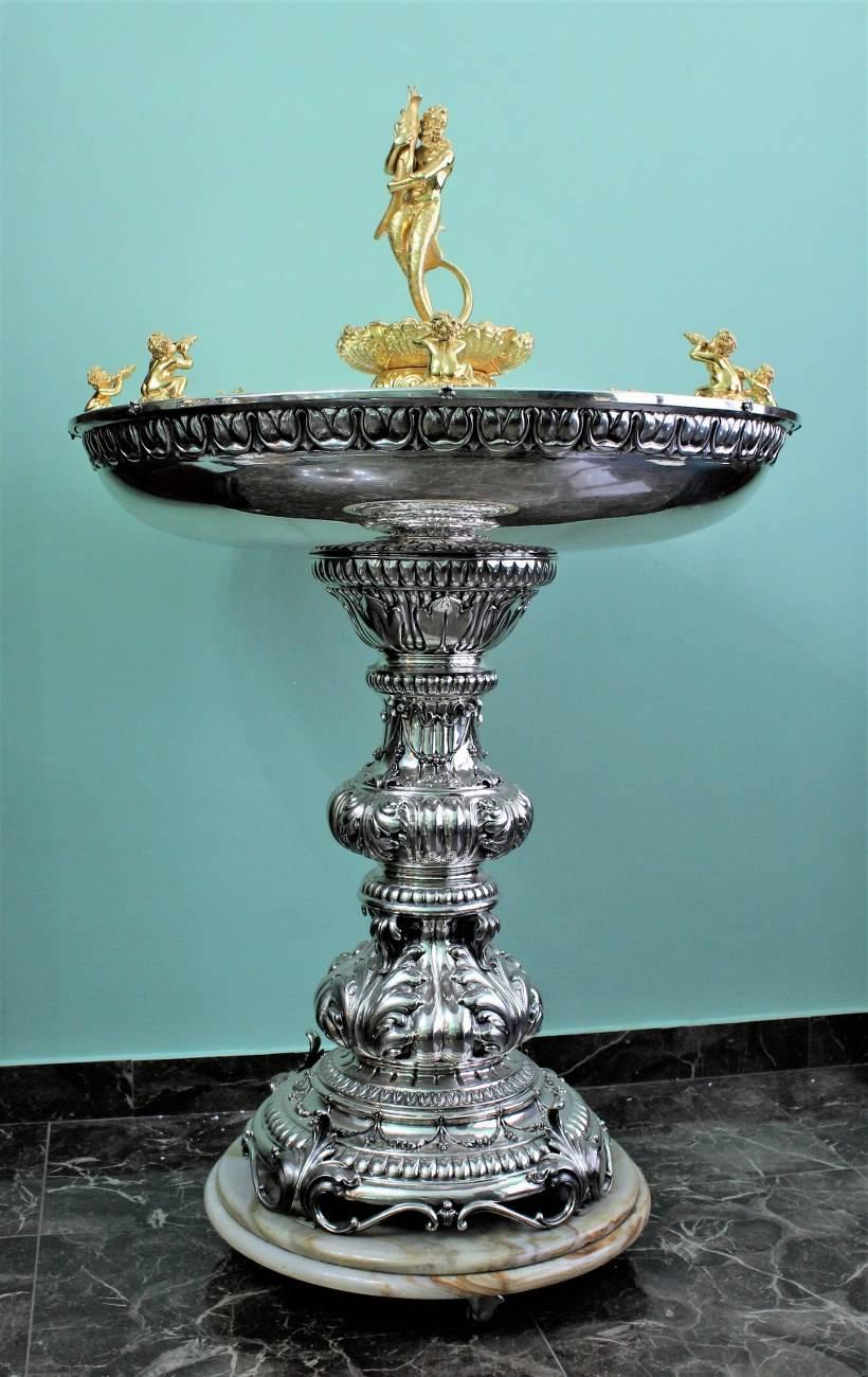 Silver and marble functioning fountain realized around 1950 by 