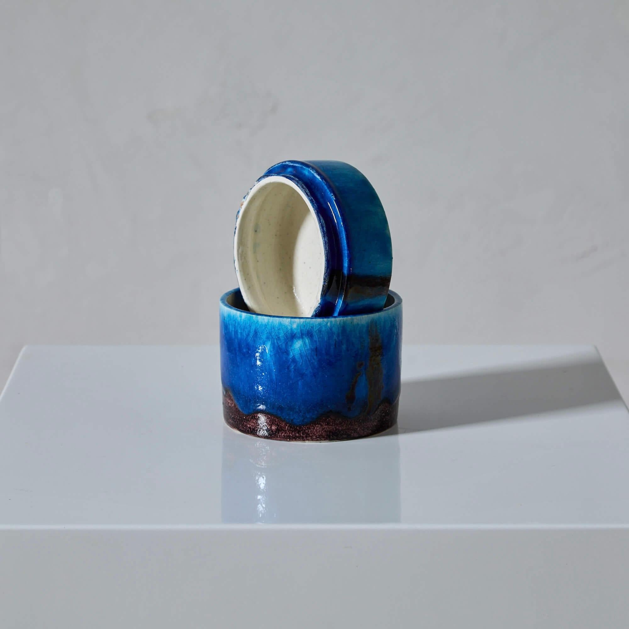 Italiano Guido Gambone Vaso con coperchio in ceramica blu in vendita