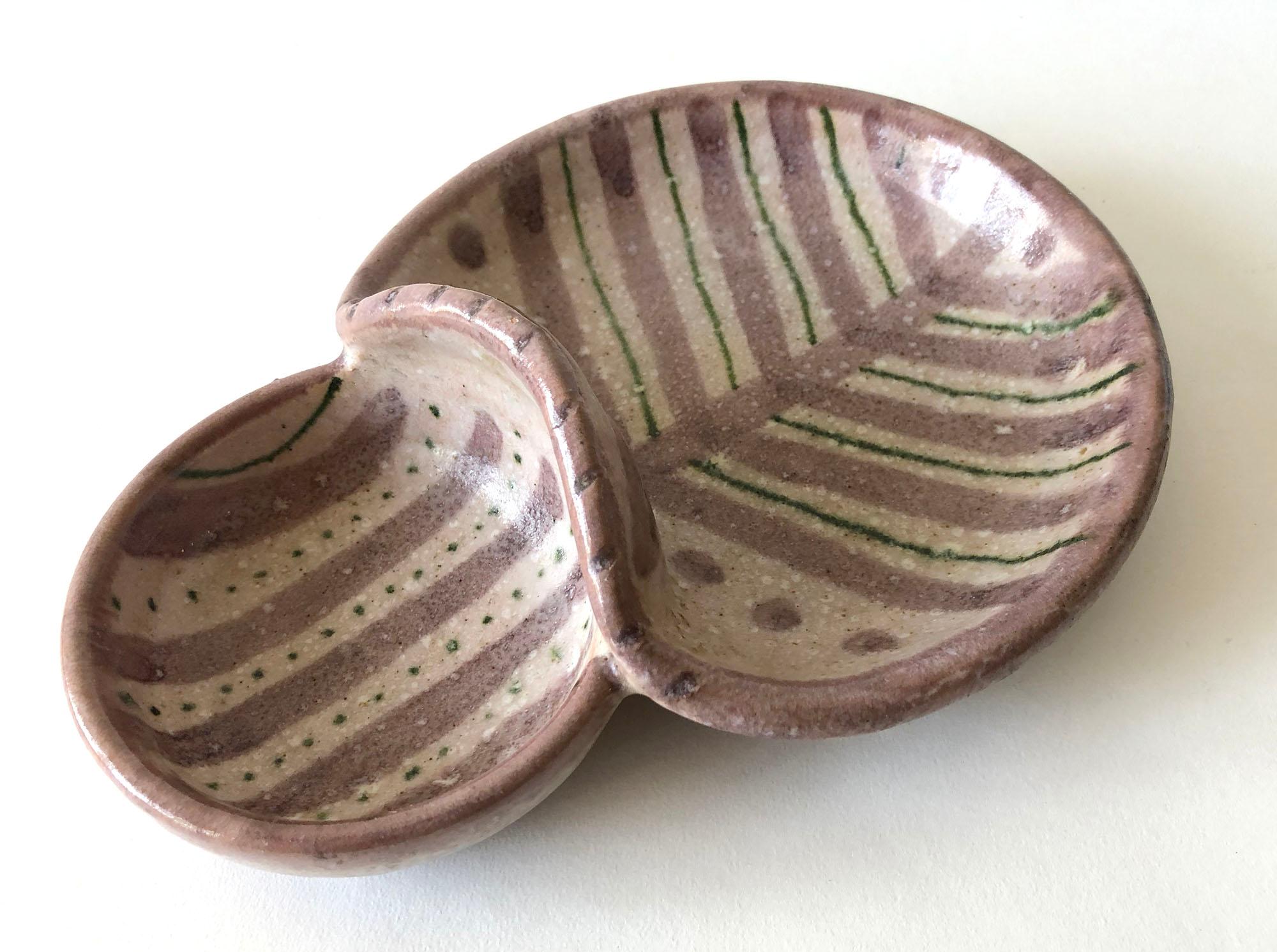Ceramic tray with two compartments created by Guido Gambone, circa 1950's. Bowl measures 9