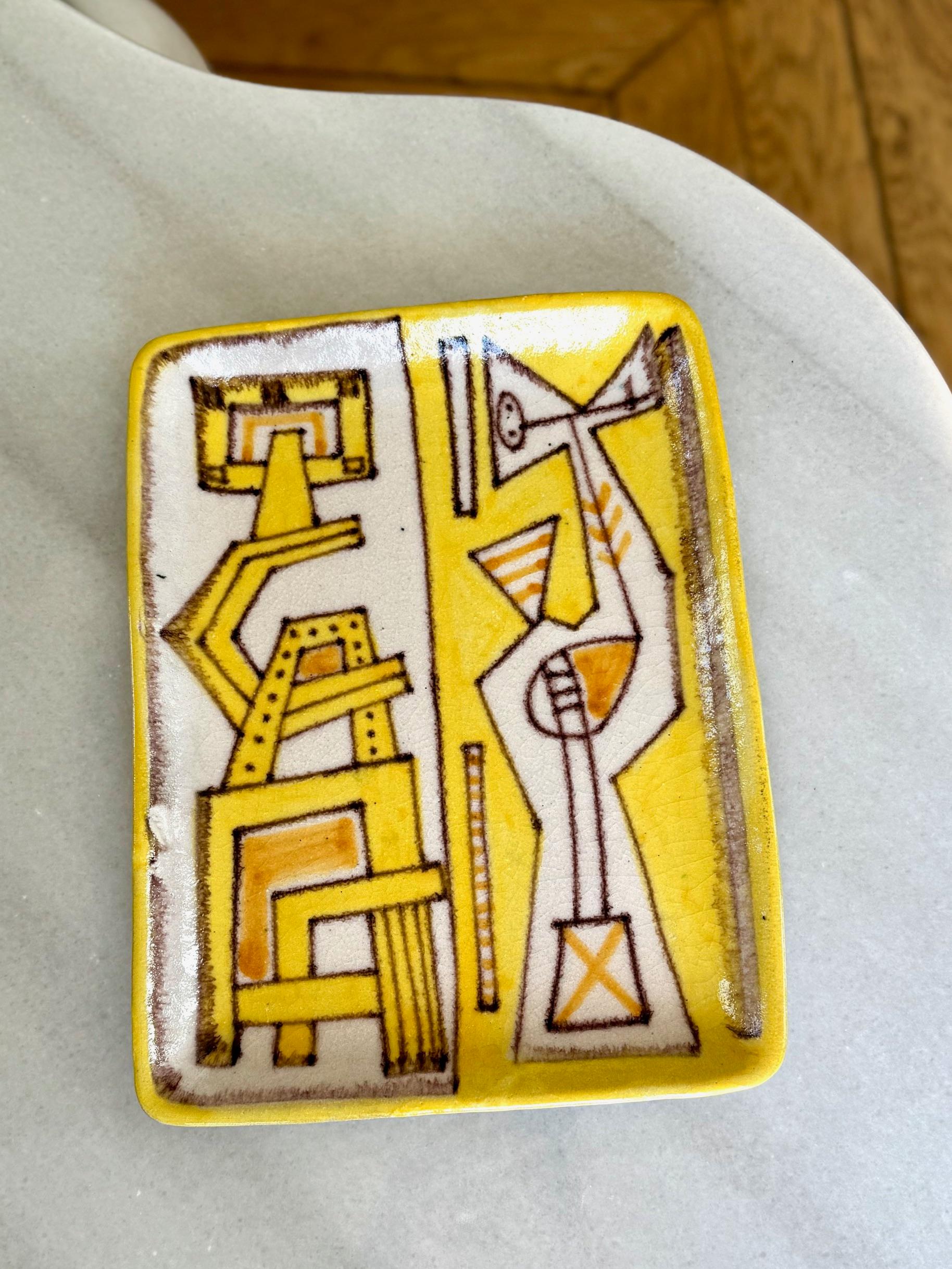 Guido Gambone (1909-1969)
Handemailliert mit geometrischen Dekorzeichen auf glasierter Keramik.
Kann als Videopoche oder Wanddekoration verwendet werden
Signiert Gambone, Italien, mit Eselszeichen. Schöner Originalzustand
Guido Gambone war einer der