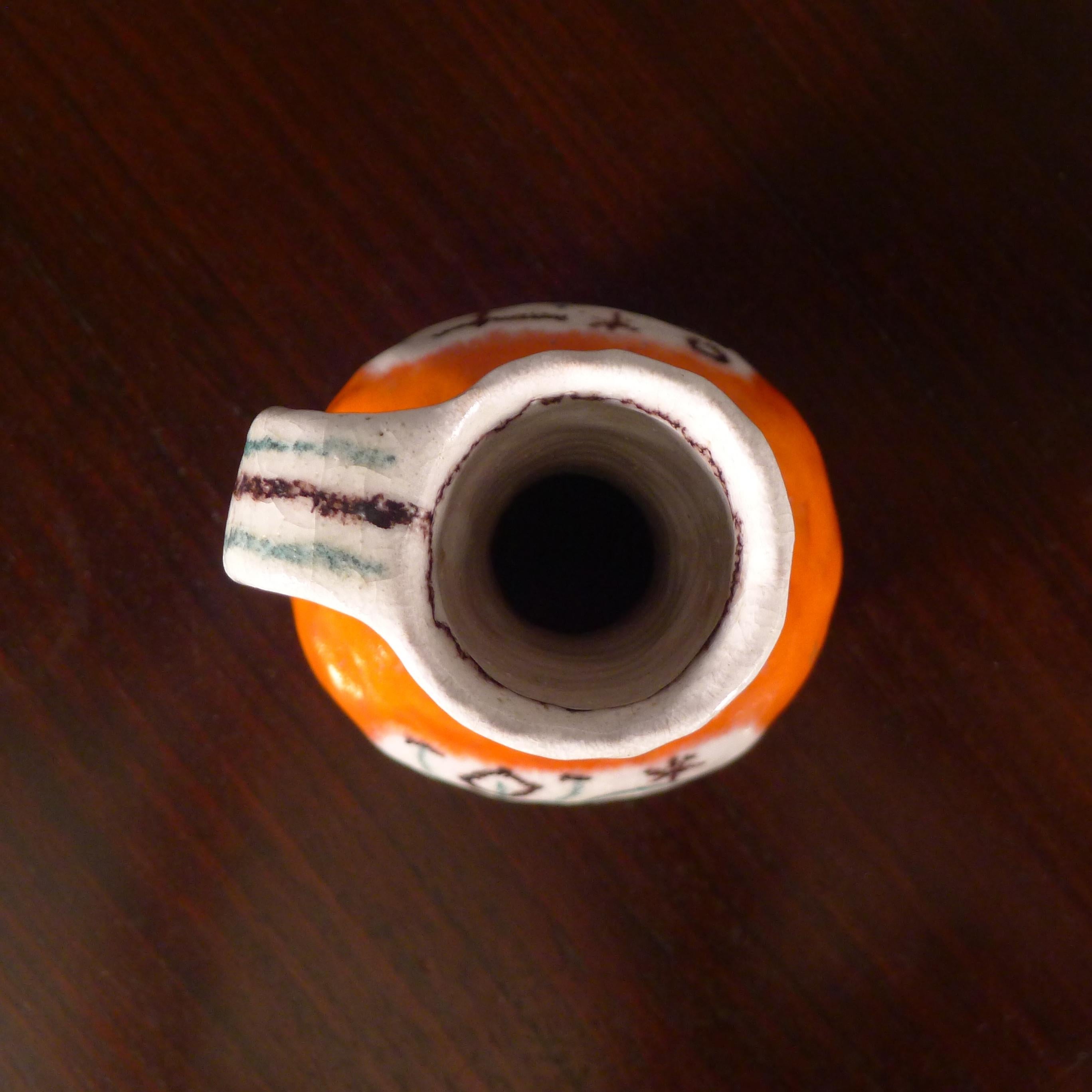 Guido Gambone, Vaso o brocca in maiolica a smalto arancione, anni '50, firmato in vendita 3