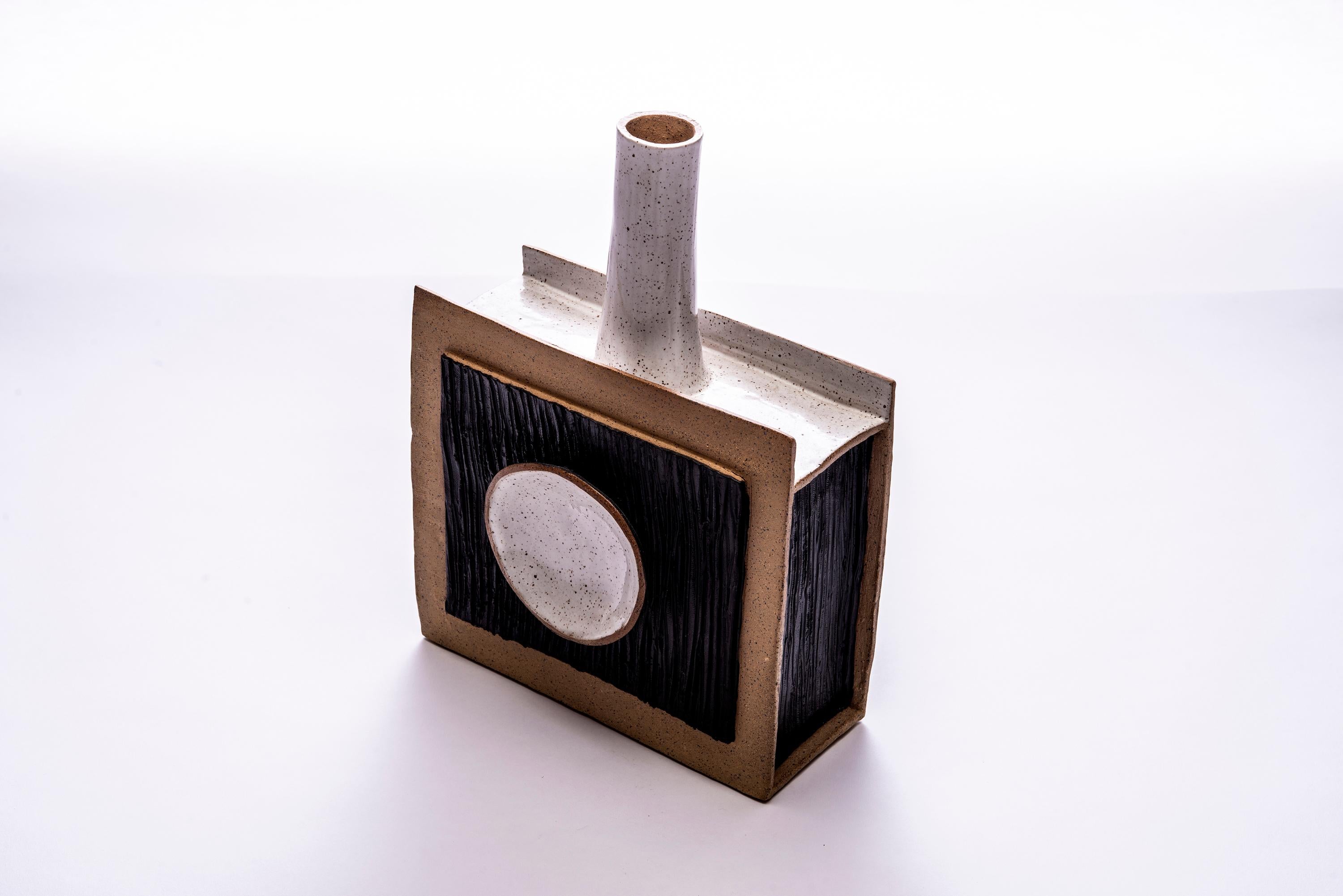Smaltato Vaso Guido in ceramica smaltata della collezione Moderno di Trish DeMasi in vendita