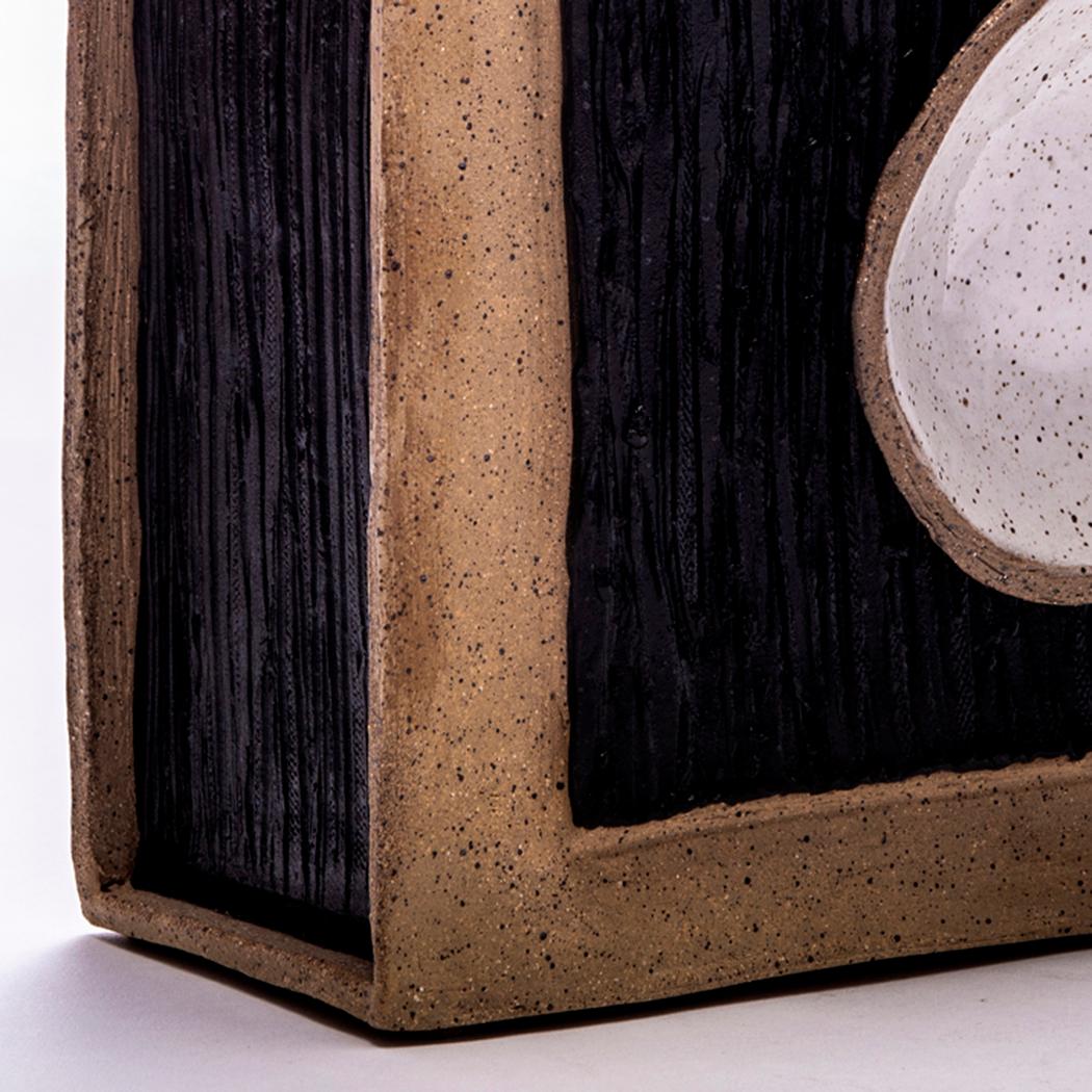 Ceramica Vaso Guido in ceramica smaltata della collezione Moderno di Trish DeMasi in vendita