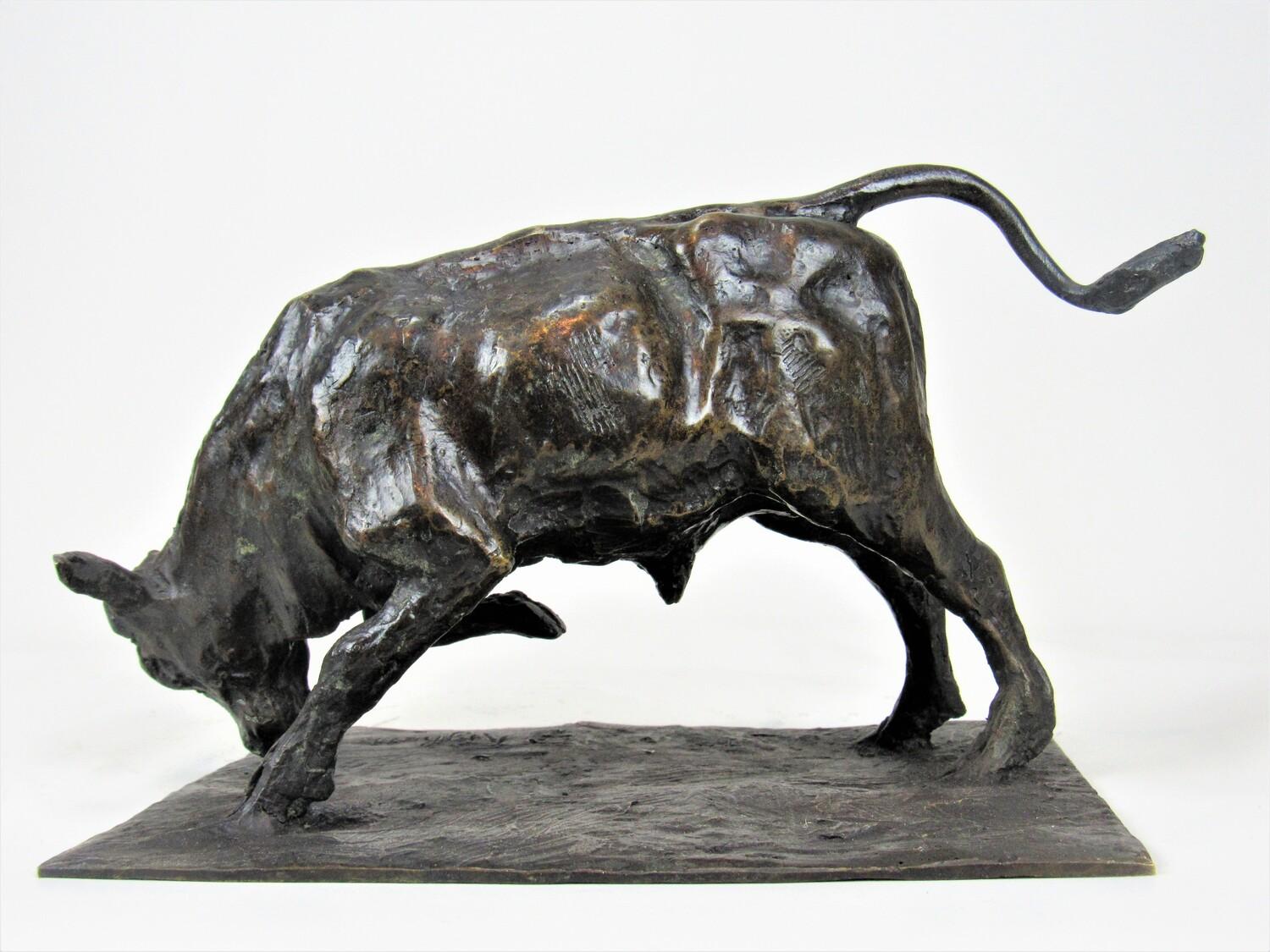 Giovane toro che combatte - Scultura in bronzo di Guido Righetti (c. 1926) in vendita 7