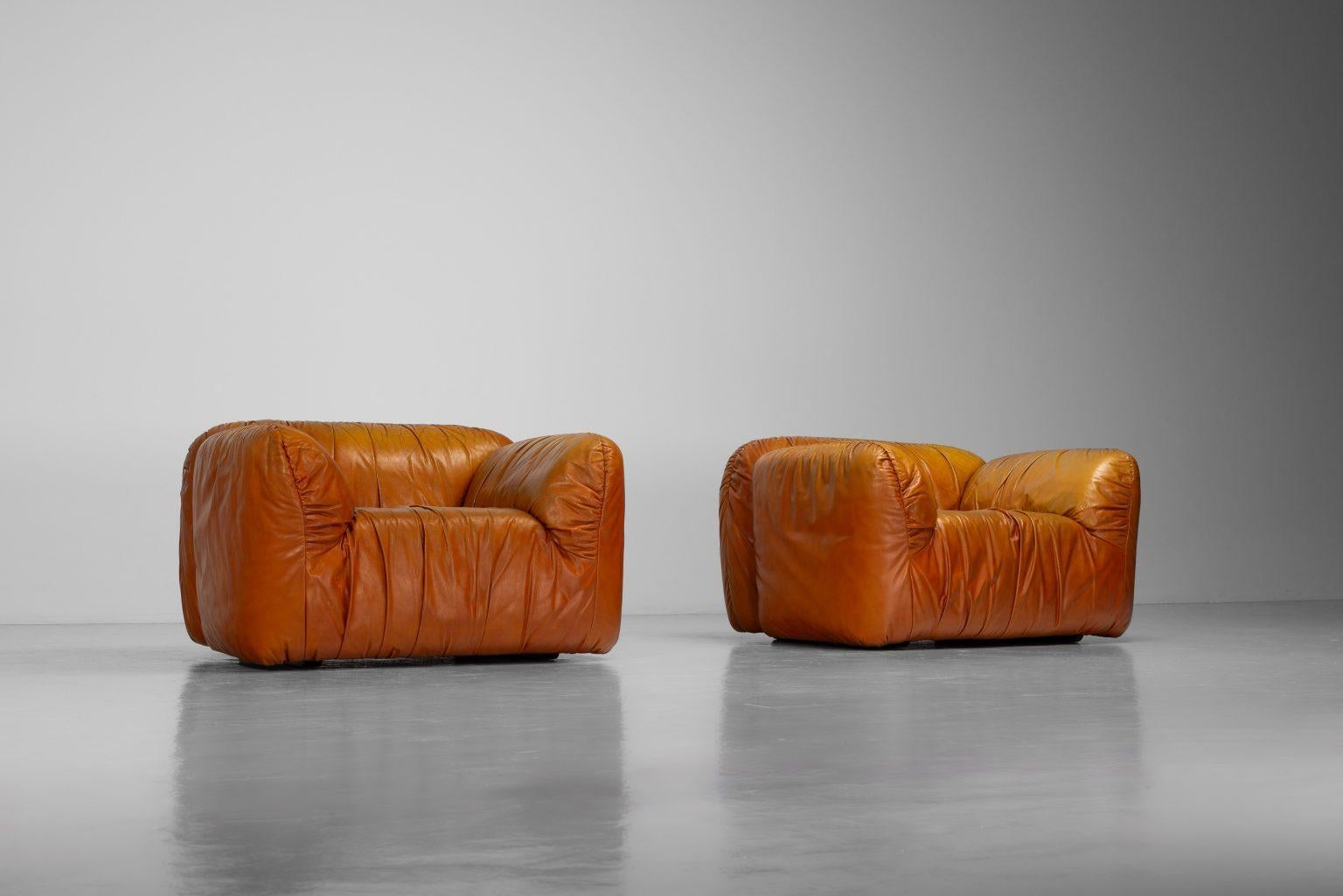 Sillas de salón Guido Rosati Nana Uvet Italia Años 70 Cuero en venta