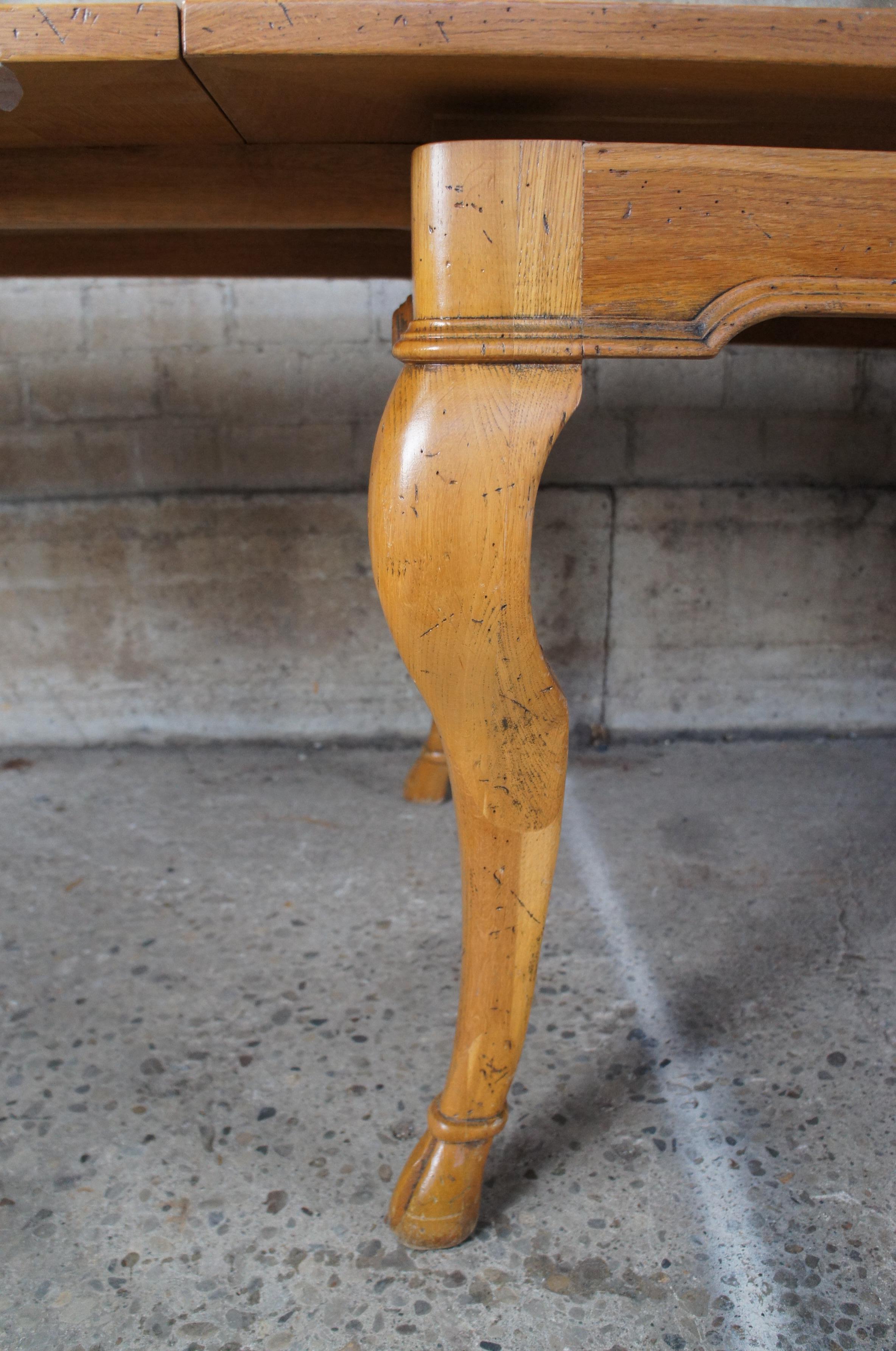 Guido Zichele Bloomingdales Italian Oak French Country Draw Leaf Dining Table In Good Condition In Dayton, OH