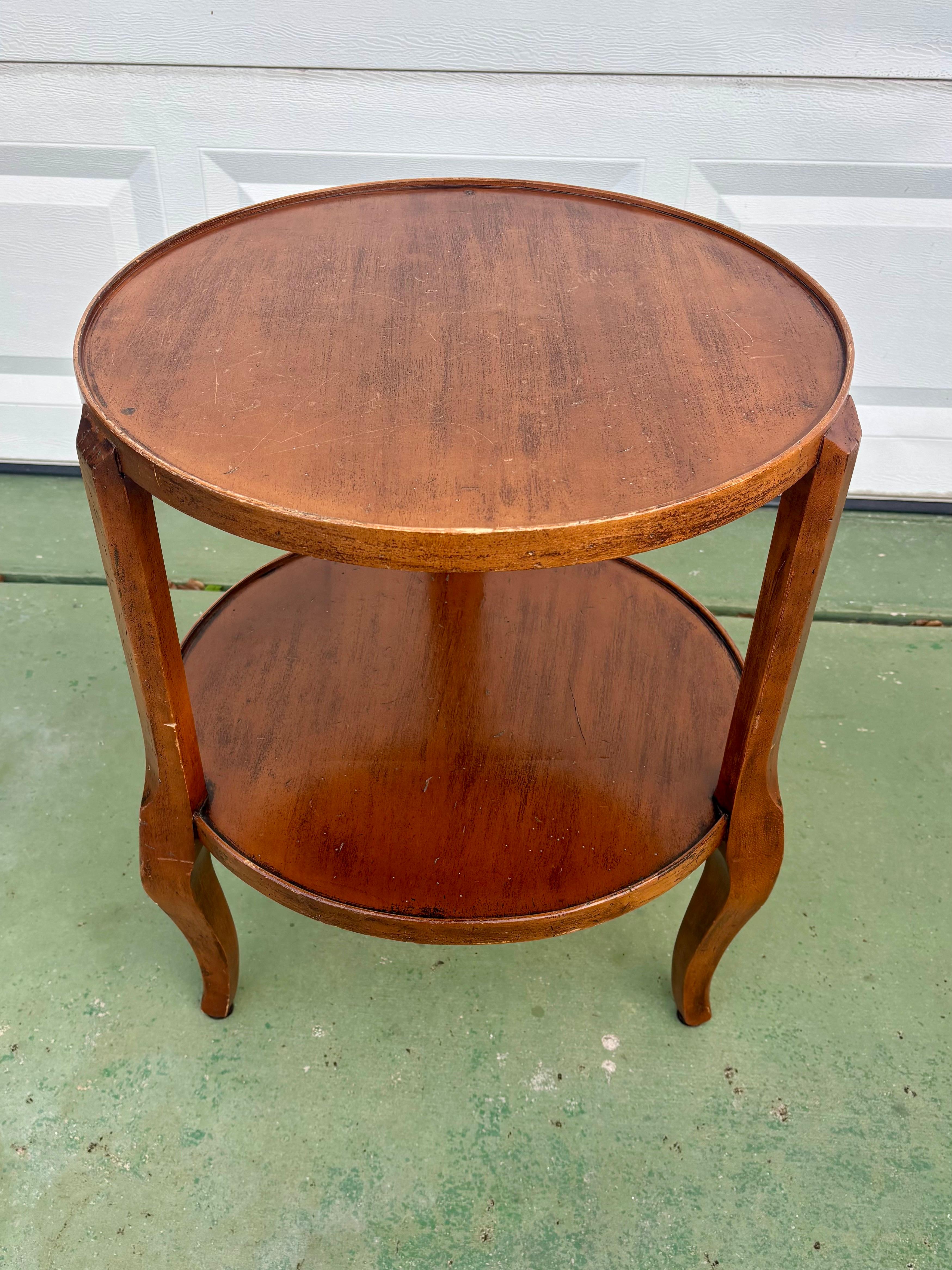 Rustique Guido Zichele pour Bloomingdale's Table d'appoint italienne à deux niveaux en vente