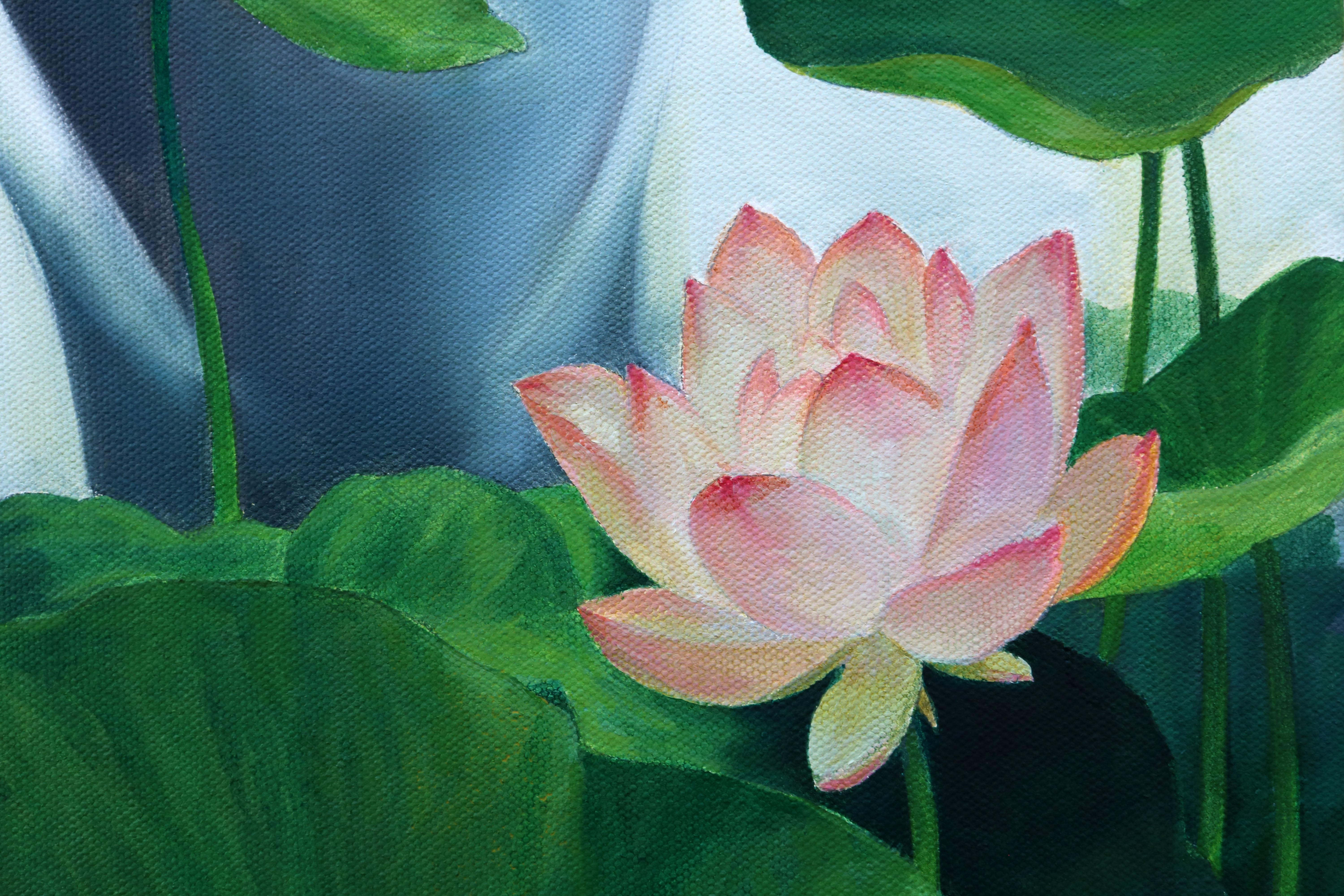 <p>Commentaires de l'artiste<br>Une fleur de lotus se balance dans la brise parmi les feuilles hautes et basses. L'artiste Guigen Zha met en scène un symbole culturel de pureté dans une interprétation poétique. 