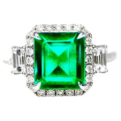 Guild 18K 2.76 Ct Zambia Vibrante Esmeralda Verde Vivo&Diamantes Anillo de Compromiso