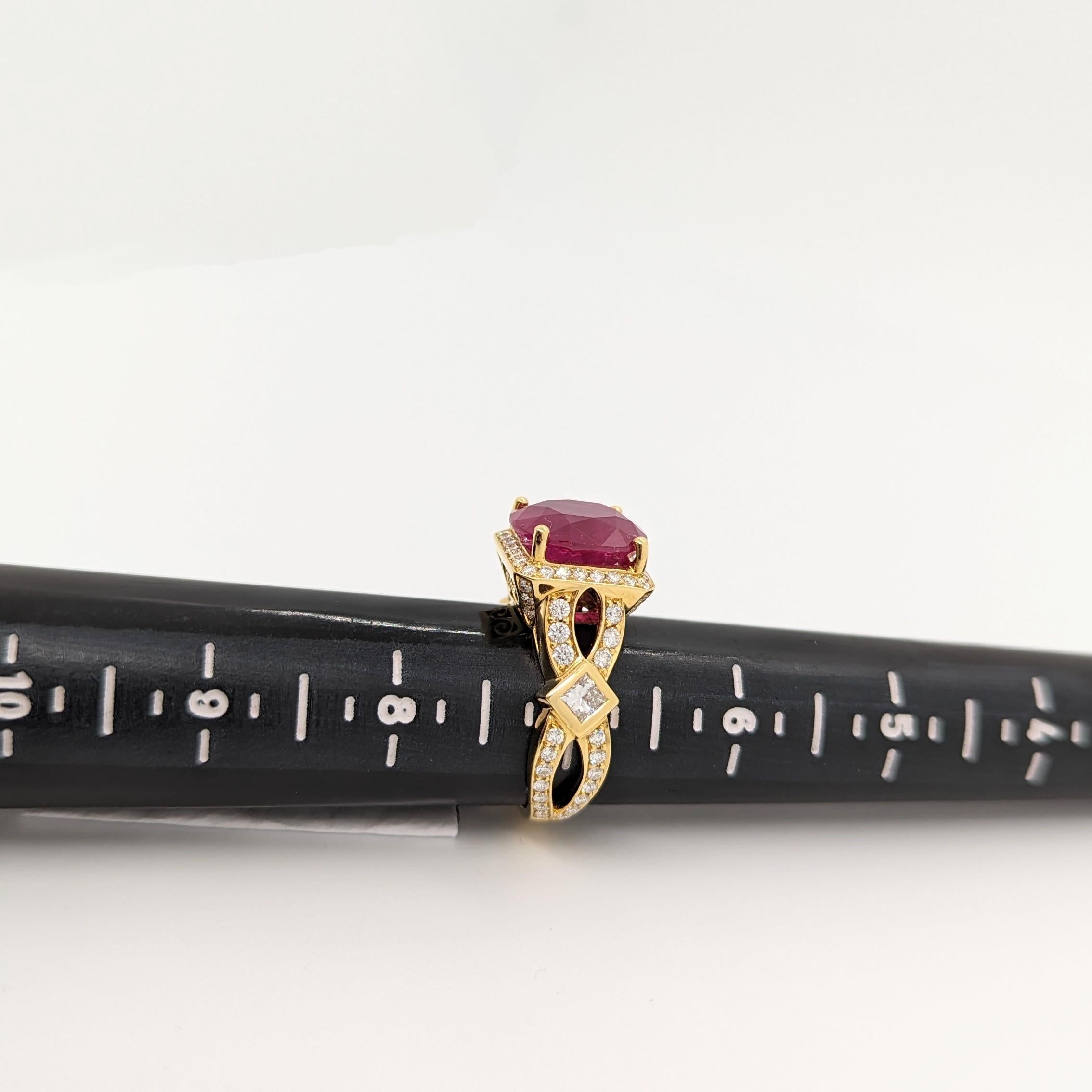 Guild Burma Ruby and White Diamond Ring in 18K Yellow Gold In New Condition For Sale In Los Angeles, CA