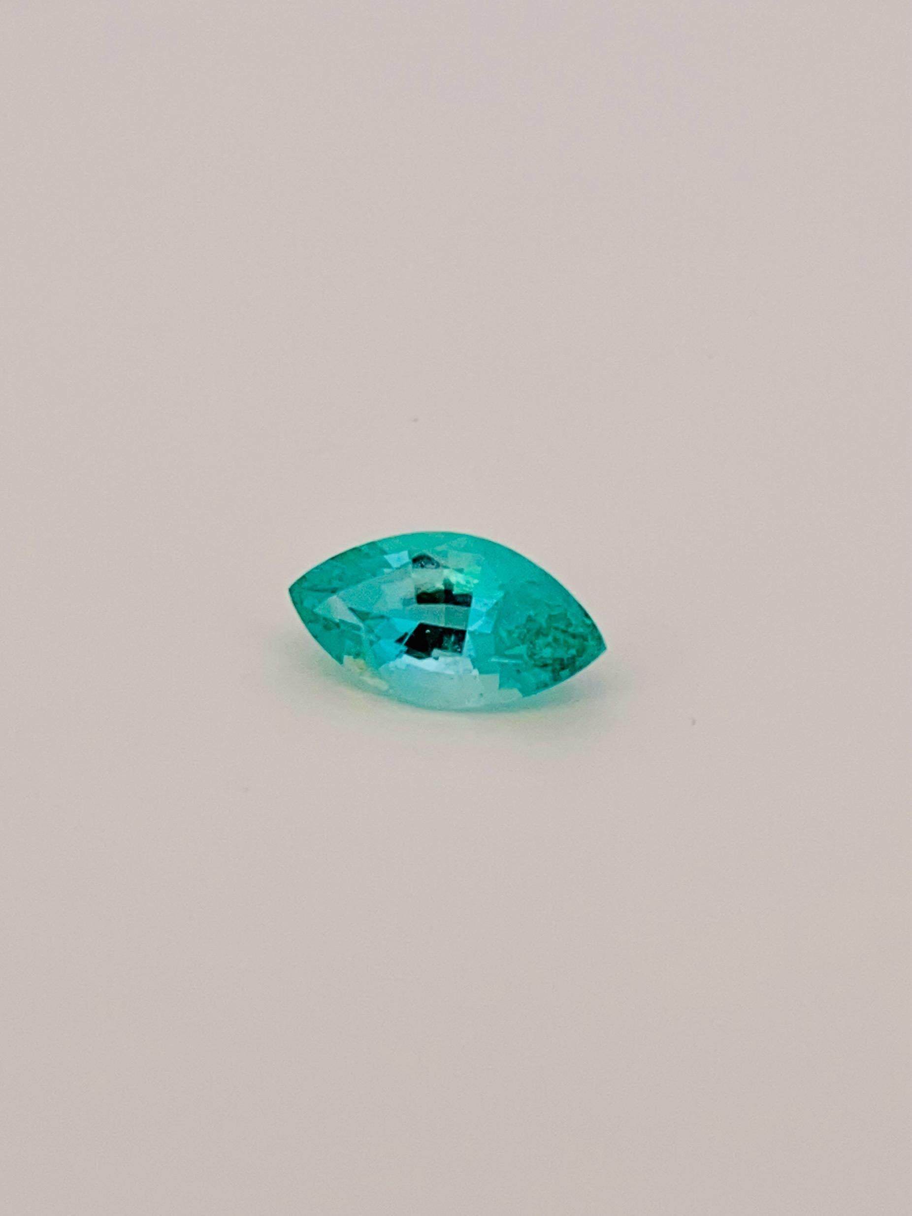 Certificat GUILD, naturel, sans huile, Russie, émeraude vert intense 1,33 carat en vente 1
