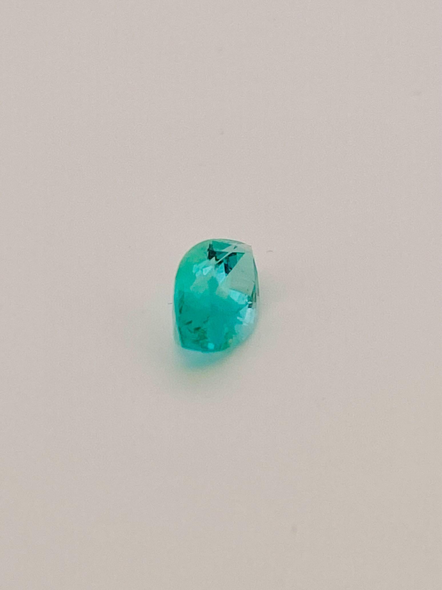 Certificat GUILD, naturel, sans huile, Russie, émeraude vert intense 1,33 carat en vente 3