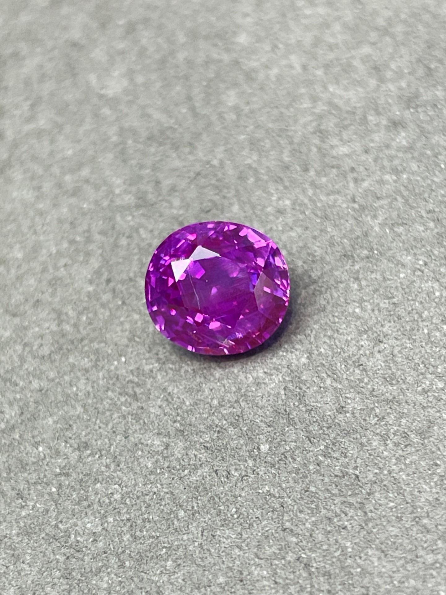 Certificat GUILD Rare saphir naturel non chauffé  violet de Birmanie 3,79 carats Neuf - En vente à bangkok, TH
