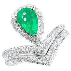 Guild Certified 0.69 CT Vivid Green Emerald Ring with Diamonds