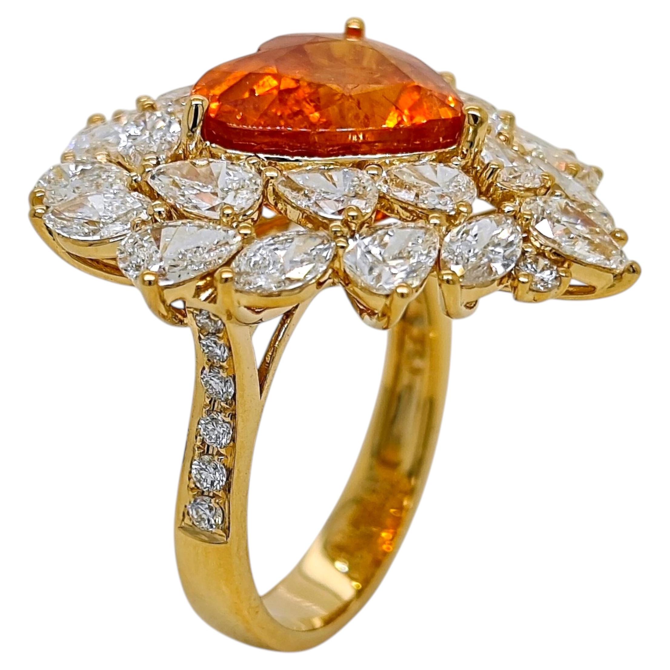 Anello Guild certificato con granato Fanta da 13,51 carati a forma di pera, diamanti e oro giallo