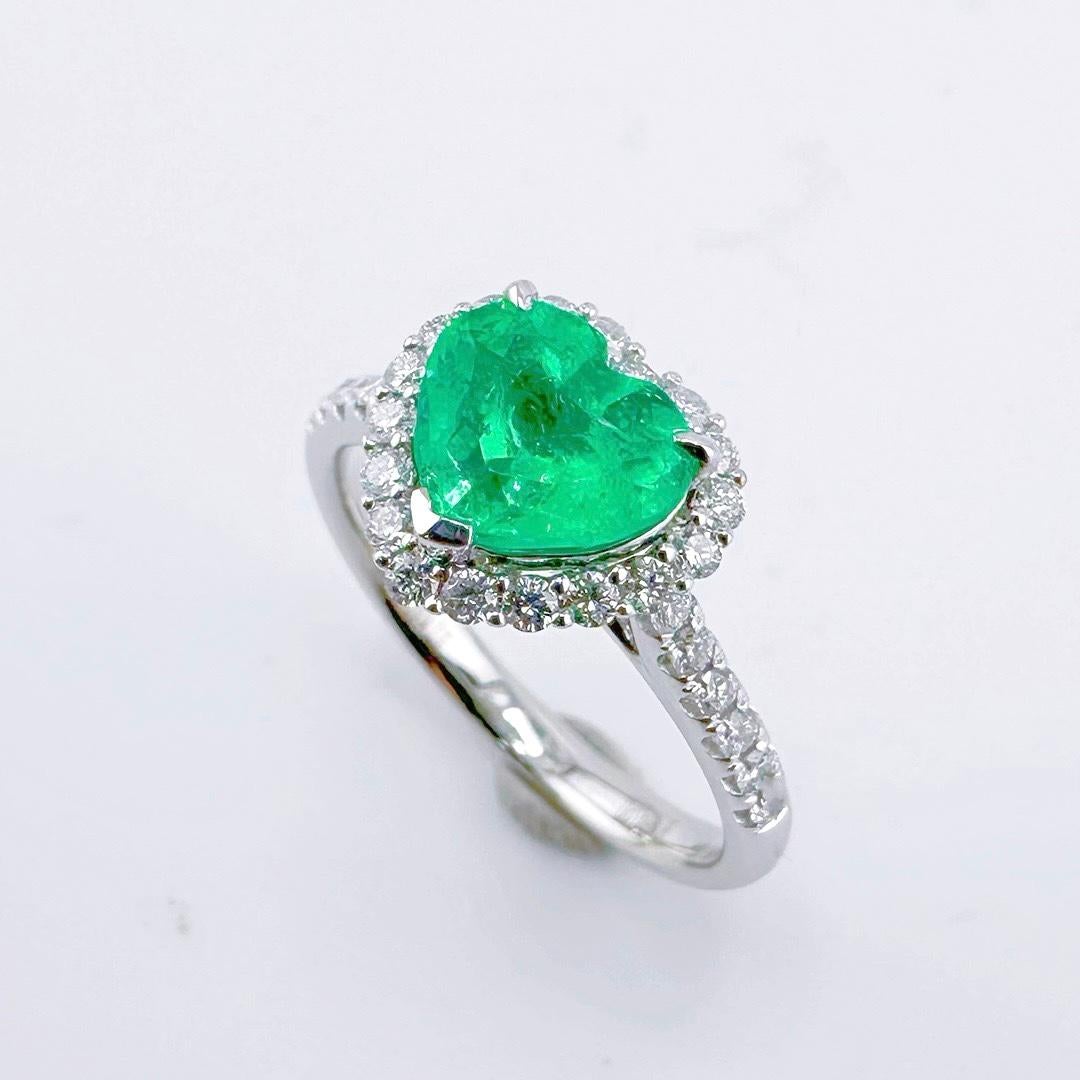 Modern Guild Certified 1.46 CT Colombia Emerald 18K Gold Ring with Diamonds For Sale