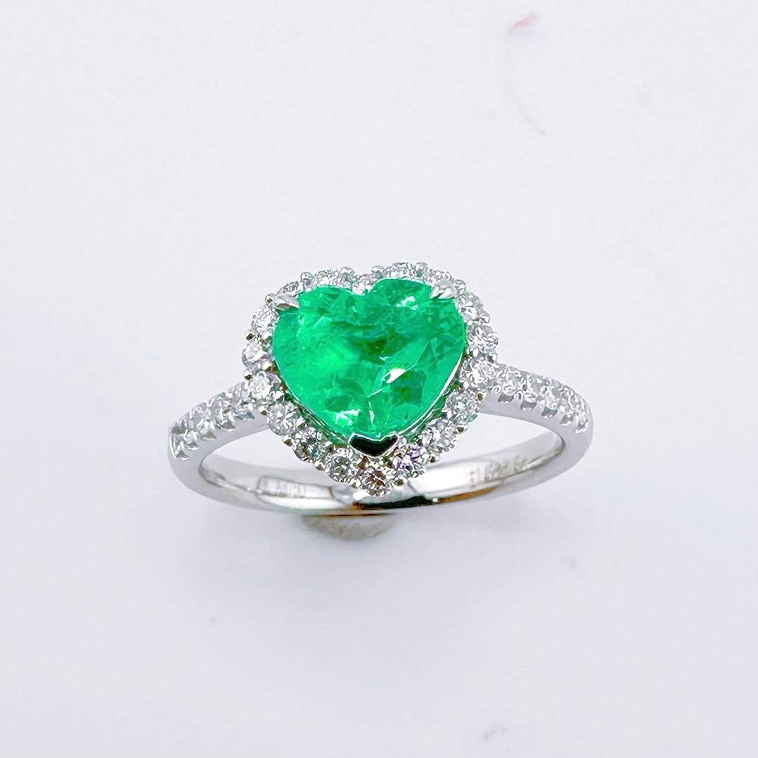 Heart Cut Guild Certified 1.46 CT Colombia Emerald 18K Gold Ring with Diamonds For Sale