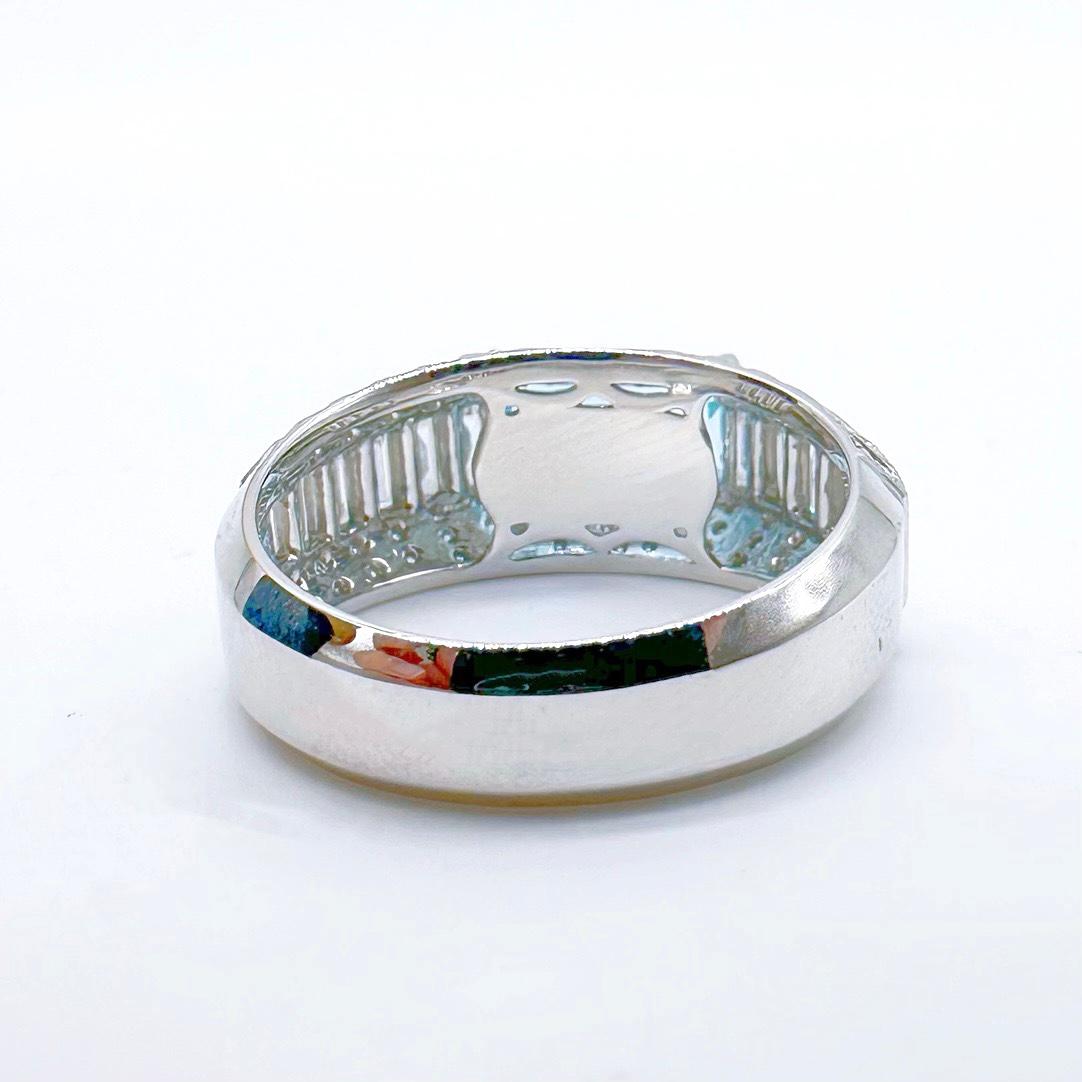 Anello certificato Guild da 1,60 CT con acquamarina blu vivo e diamante baguette In condizioni Nuovo in vendita a Kowloon, HK
