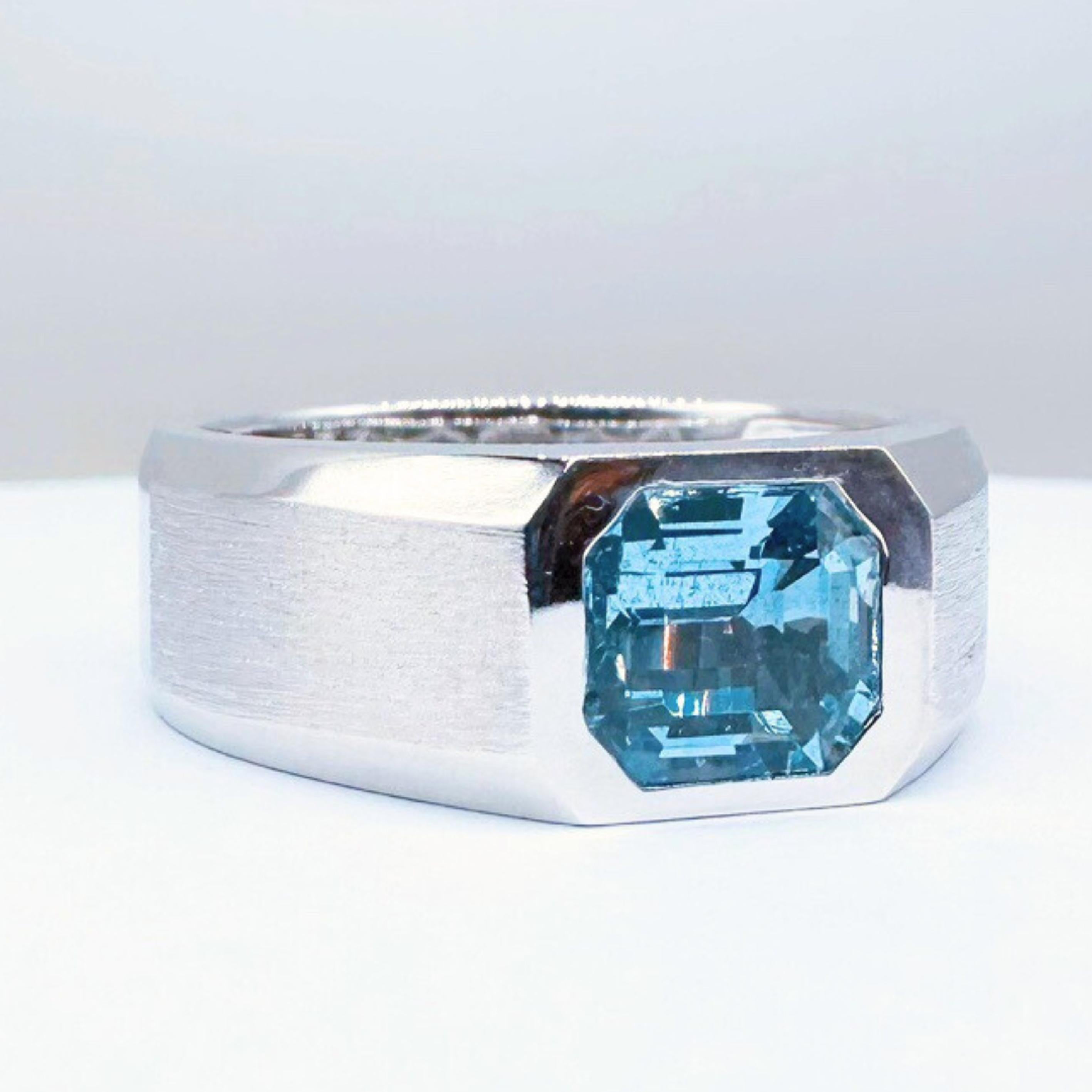 Acquamarina blu Santa Maria - 1,65 CT
Oro 18K - 9,52 GM