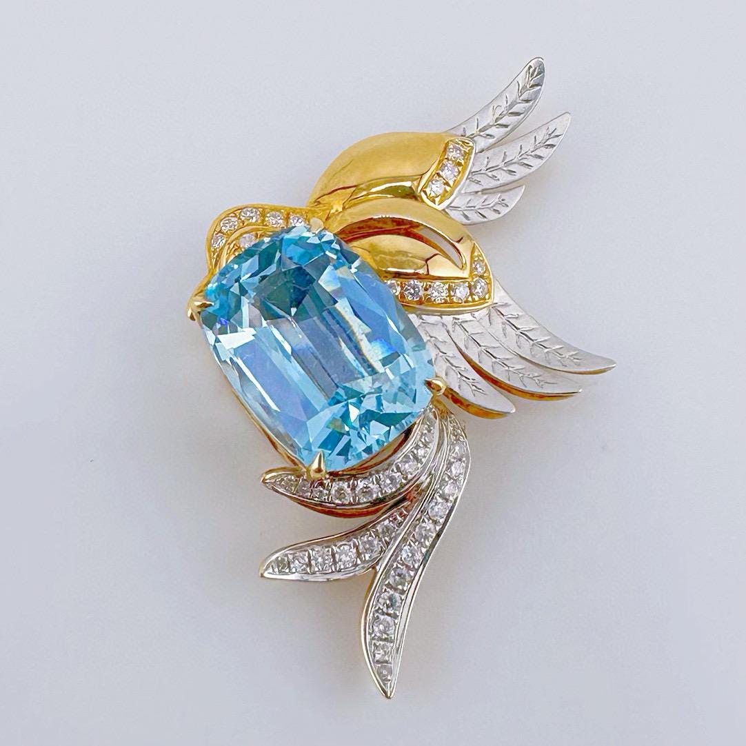 Guild Certified 5.49Ct Santa Maria Aquamarine ‘Wings of Joy’ Collection Pendant

Main stone - 5.49 CT
Diamonds - 0.263 CT 
Total Weight - 3.63 GM

Certification Guarantee: Guild-certified, ensuring the Santa Maria aquamarine’s quality and
