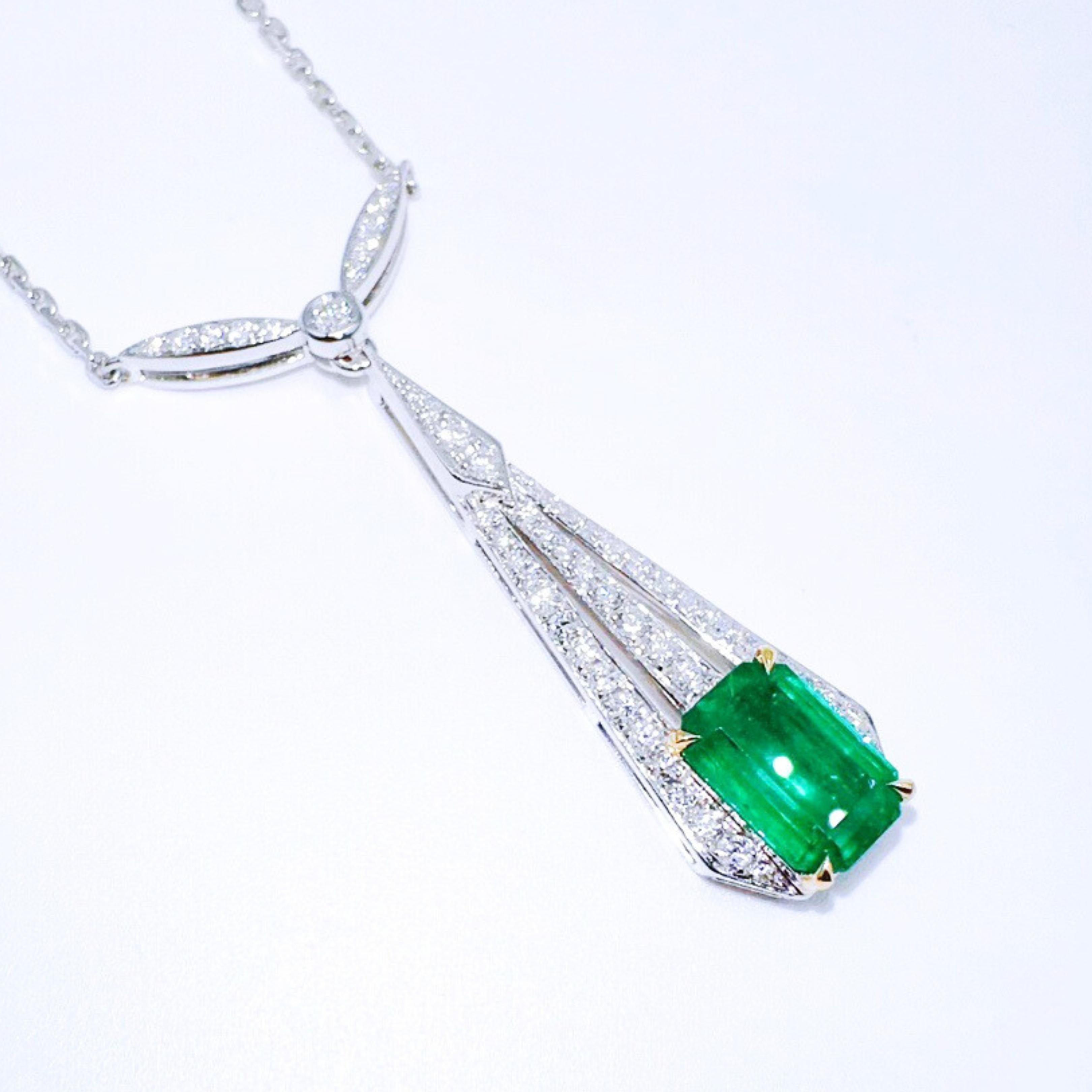 Emerald Cut Guild Certified 2.04 CT Emerald 18K Gold Necklace with Diamonds For Sale