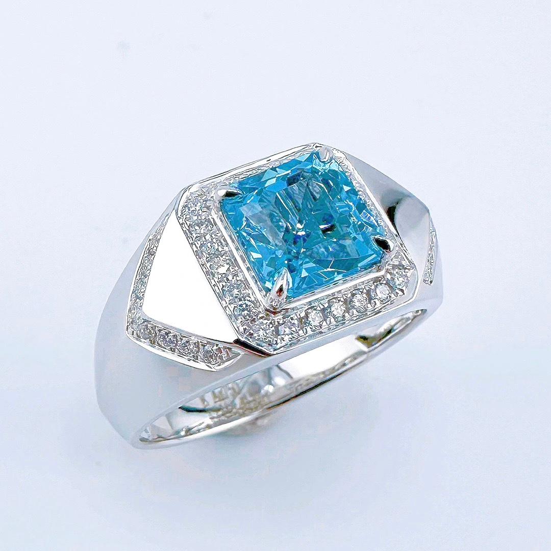 Ottagono Anello certificato Guild con acquamarina blu vivida da 2.14 CT e diamanti in vendita