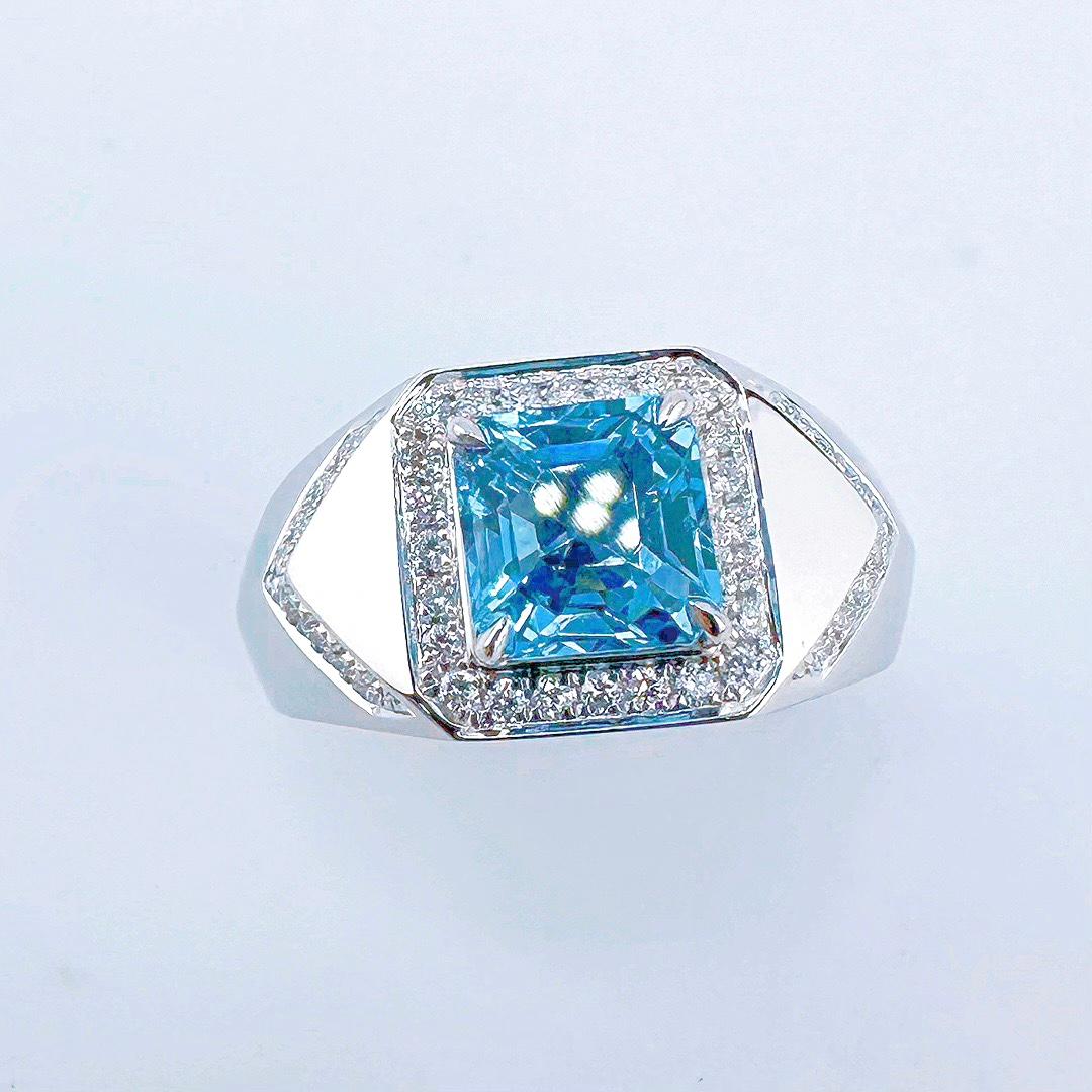 Anello certificato Guild con acquamarina blu vivida da 2.14 CT e diamanti In condizioni Nuovo in vendita a Kowloon, HK