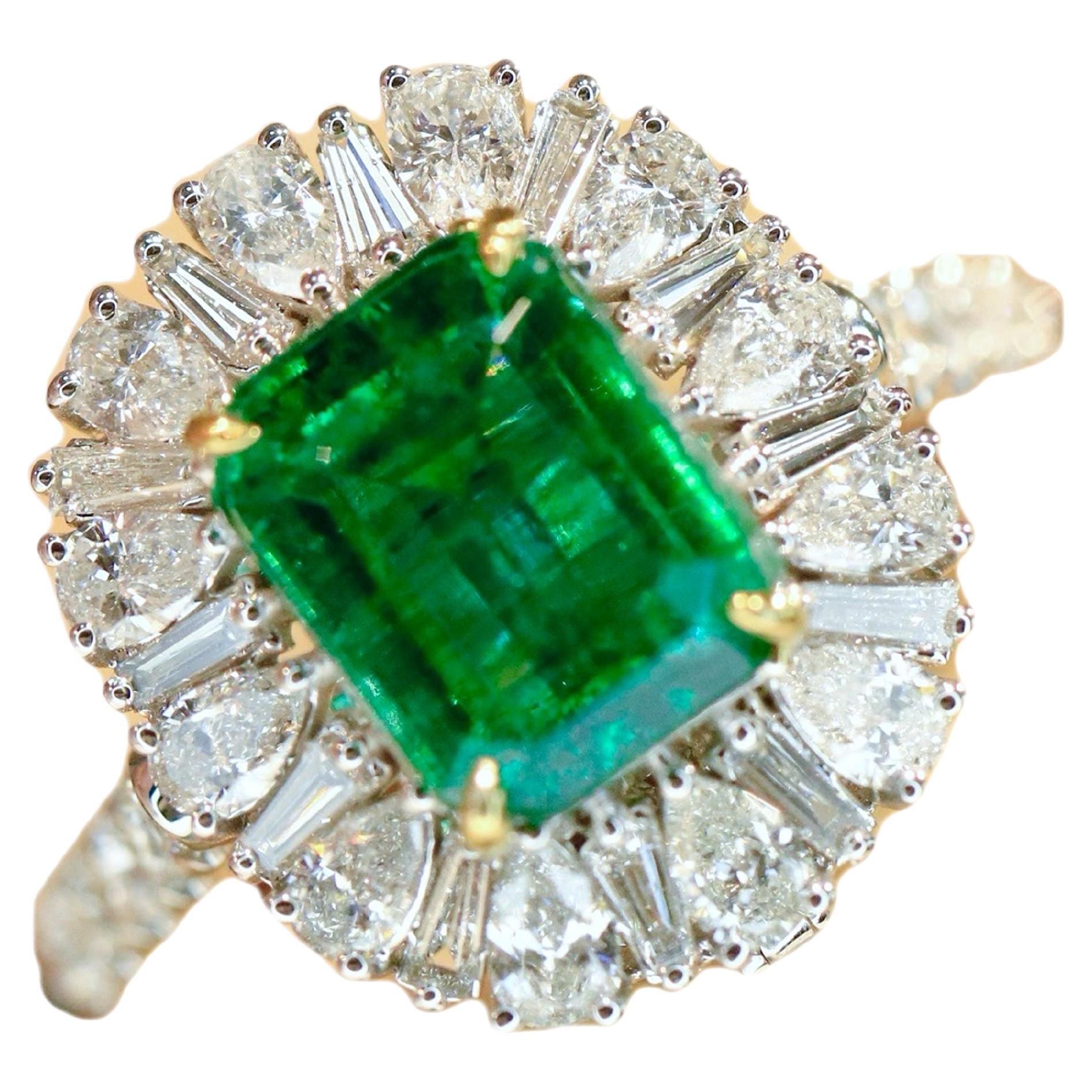 Guild Certified 2.34ct Emerald & Diamond 18K Gold Statement Piece (Pièce de déclaration en or 18K) en vente