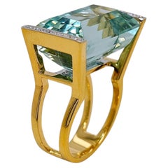 GUILD Certified 23.76 Carat Aquamarine Round Diamond Yellow and White Gold Ring